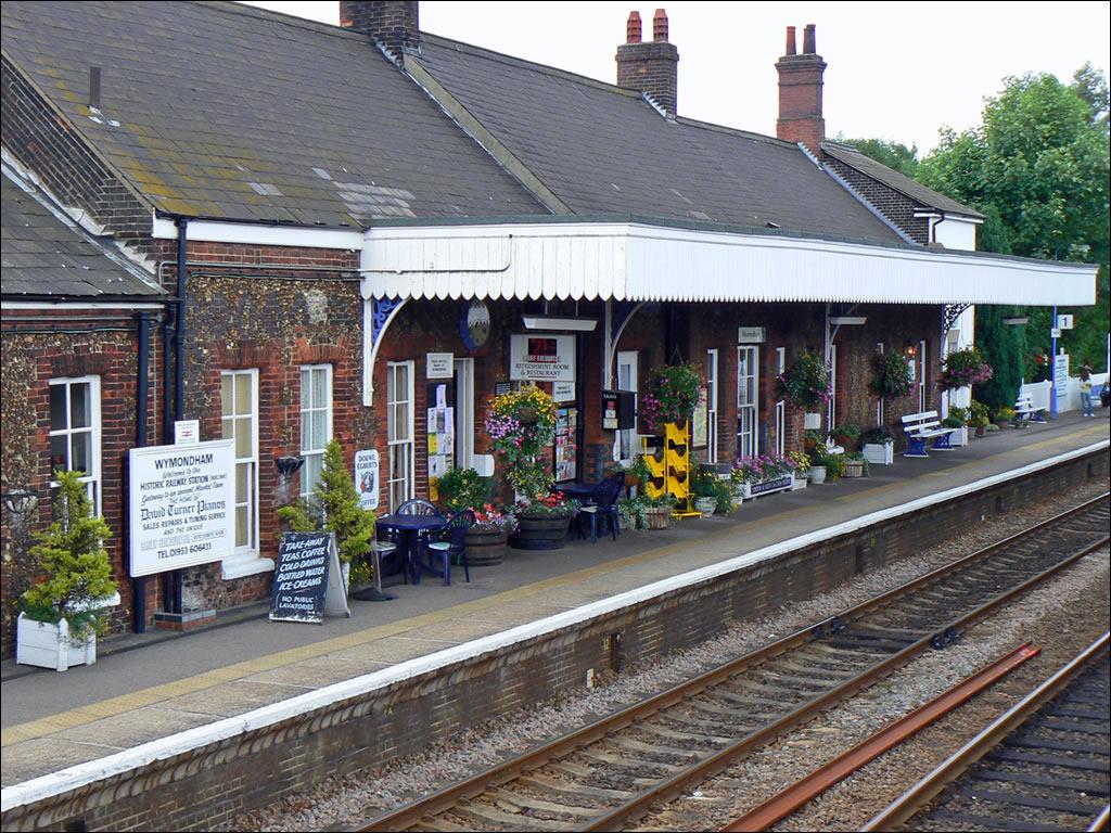 Railway station Wallpaper