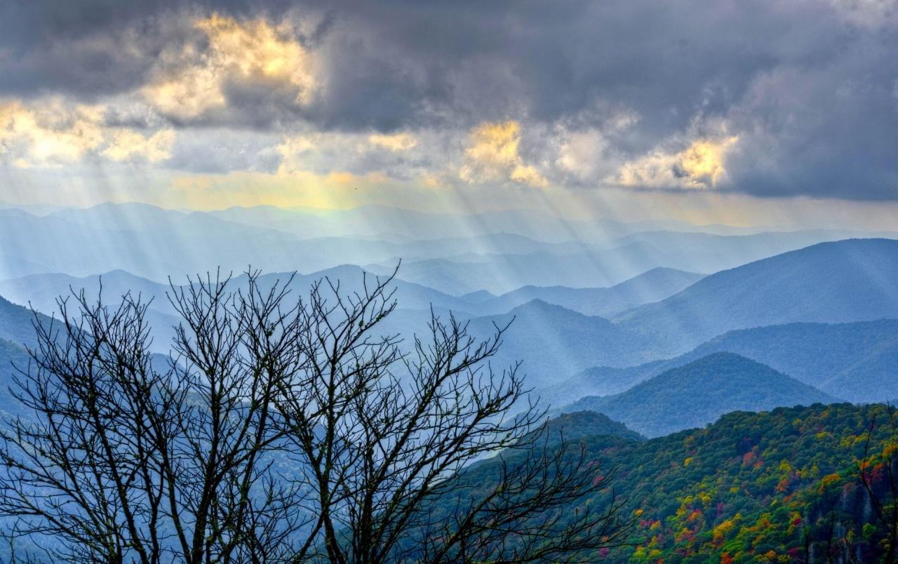 Pretty Autumn Hills Sun Rays wallpaper. Pretty Autumn Hills Sun