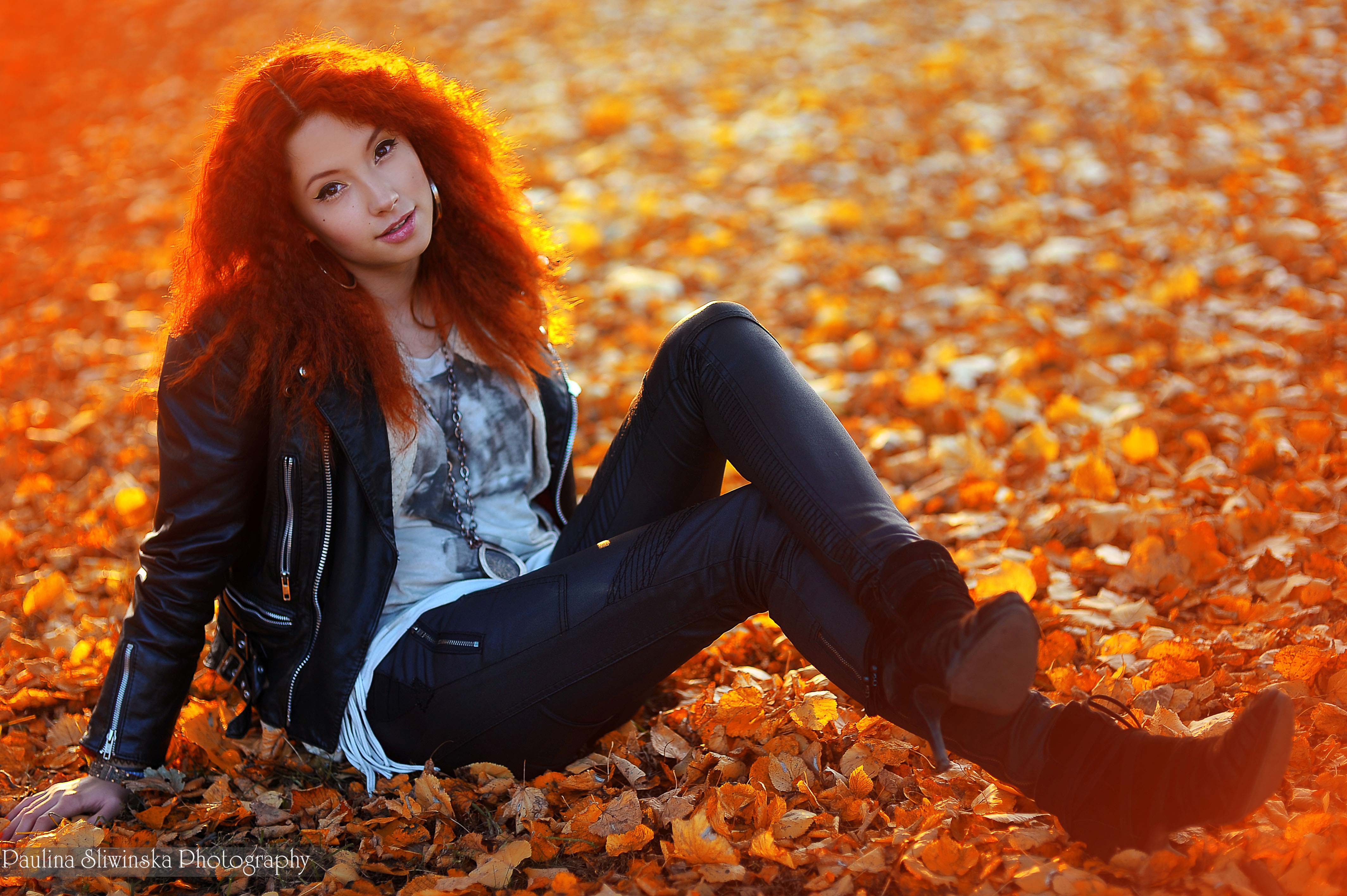 Autumn Girl Wallpaper