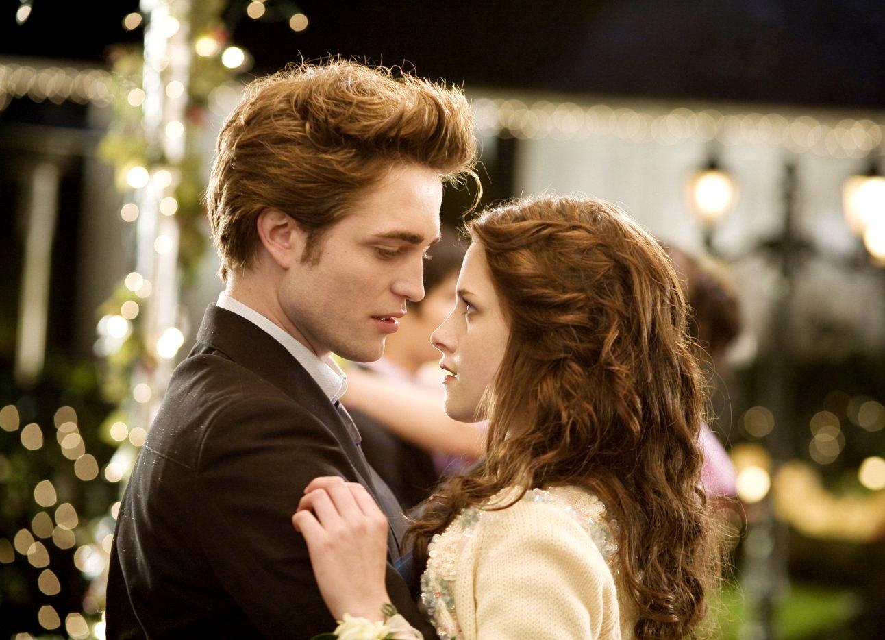 Free download Robert Pattinson Kristen Stewart Twilight HD Wallpaper