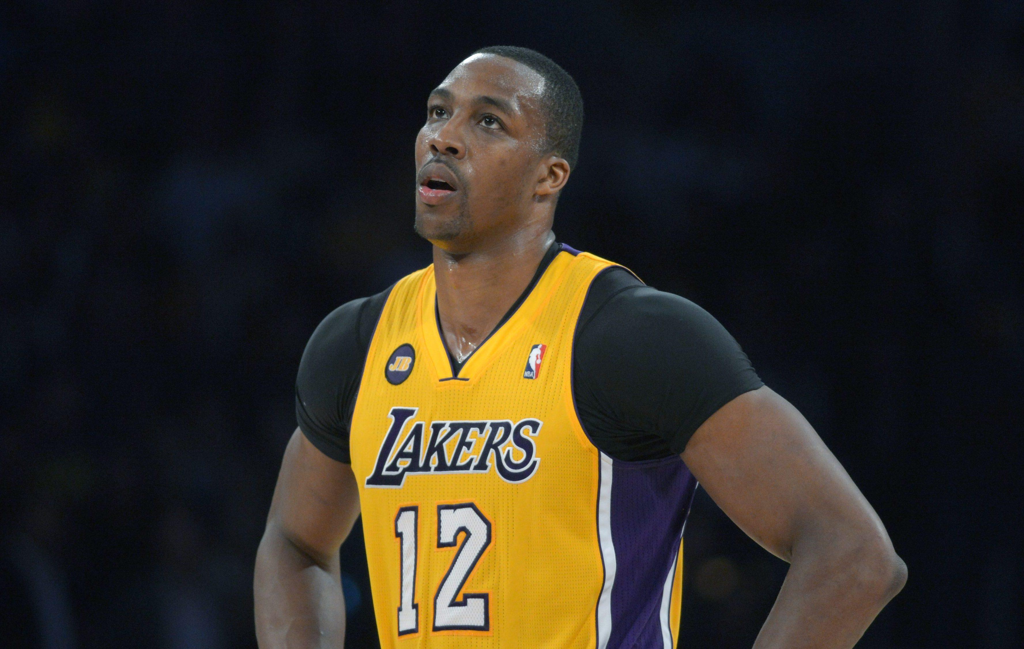 NBA: Lakers showing interest in Dwight Howard, and Twitter