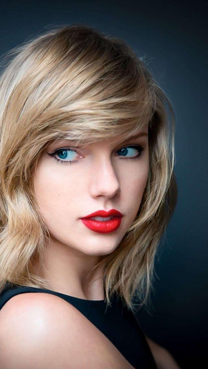 Taylor Swift Celebrities Star Girl Face Blue Eyes Bracelet Red Lip