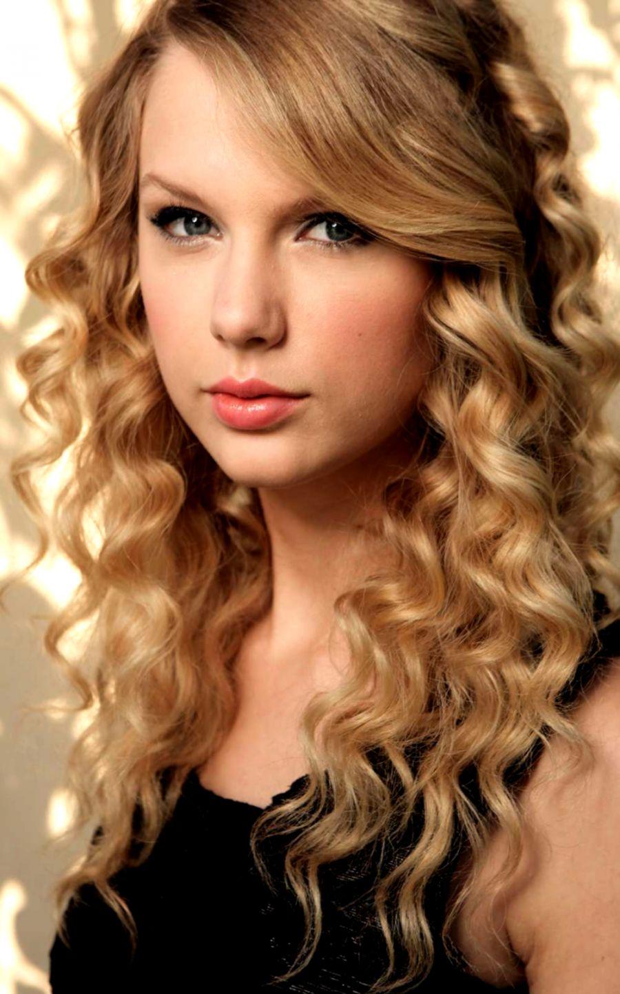 Blonde Taylor Swift HD Wallpaper