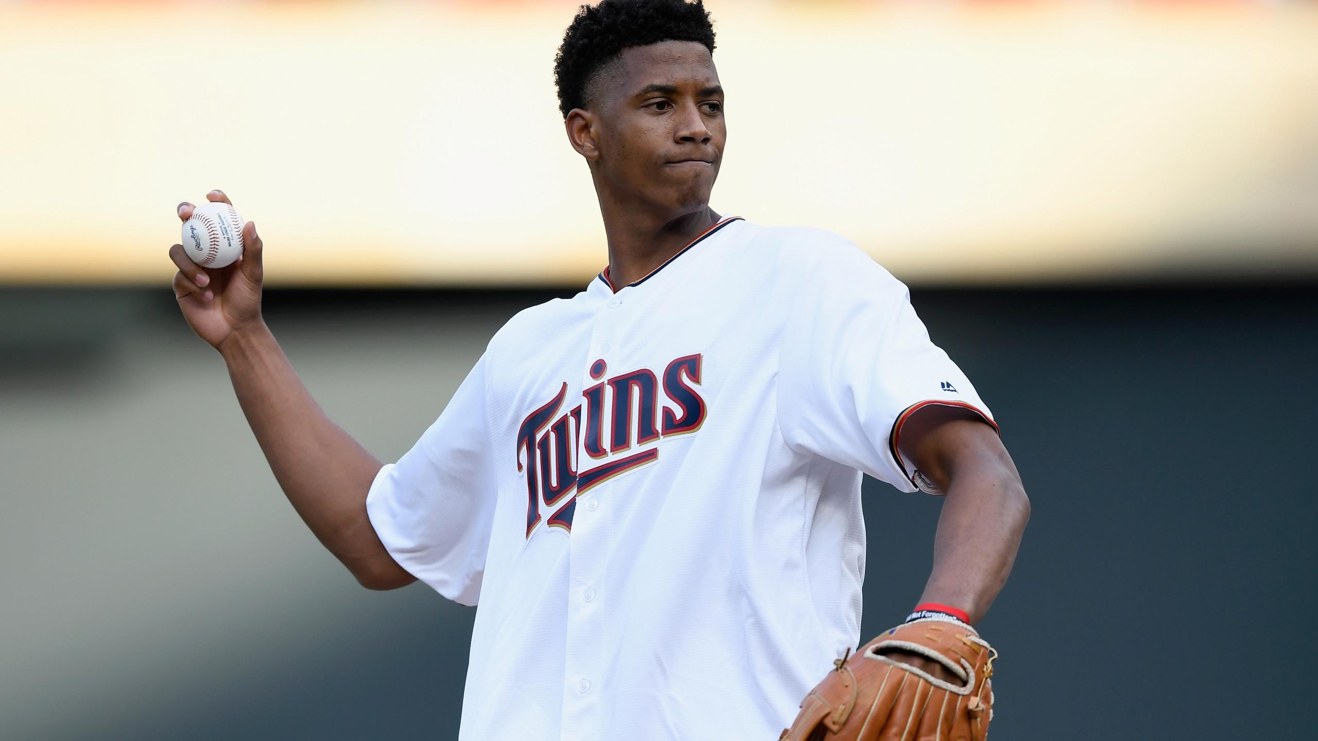 Jarrett Culver throws out first pitch at Twins game. KLBK. KAMC