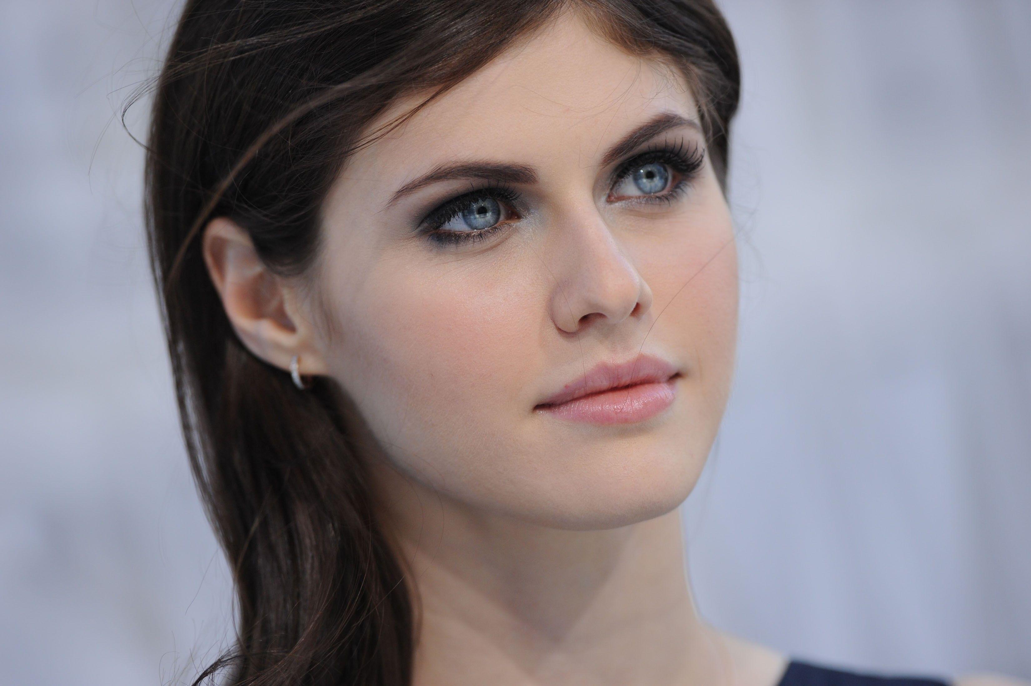 Alexandra Daddario Brunette Wallpapers - Wallpaper Cave