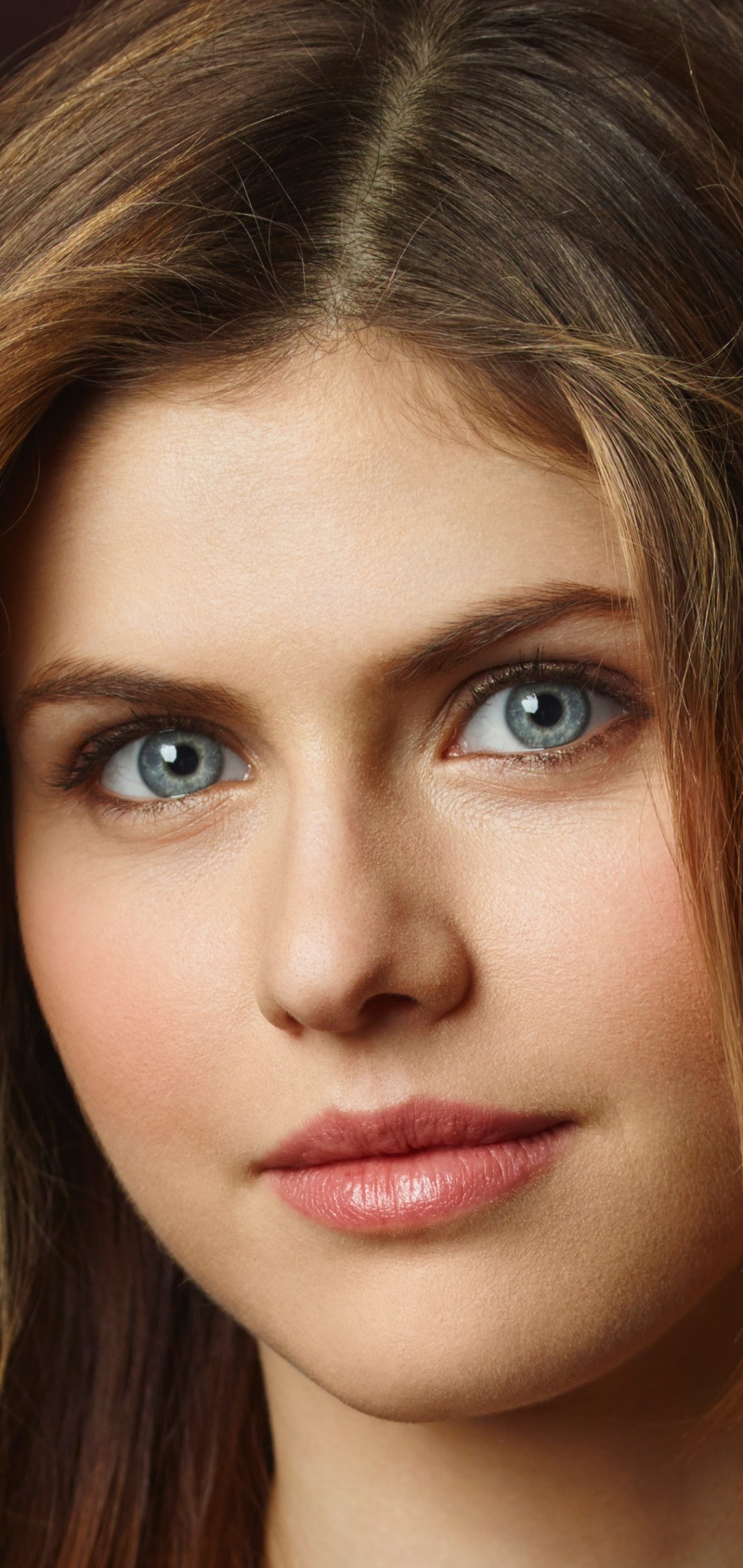 Celebrity Alexandra Daddario (1080x2280) Wallpaper