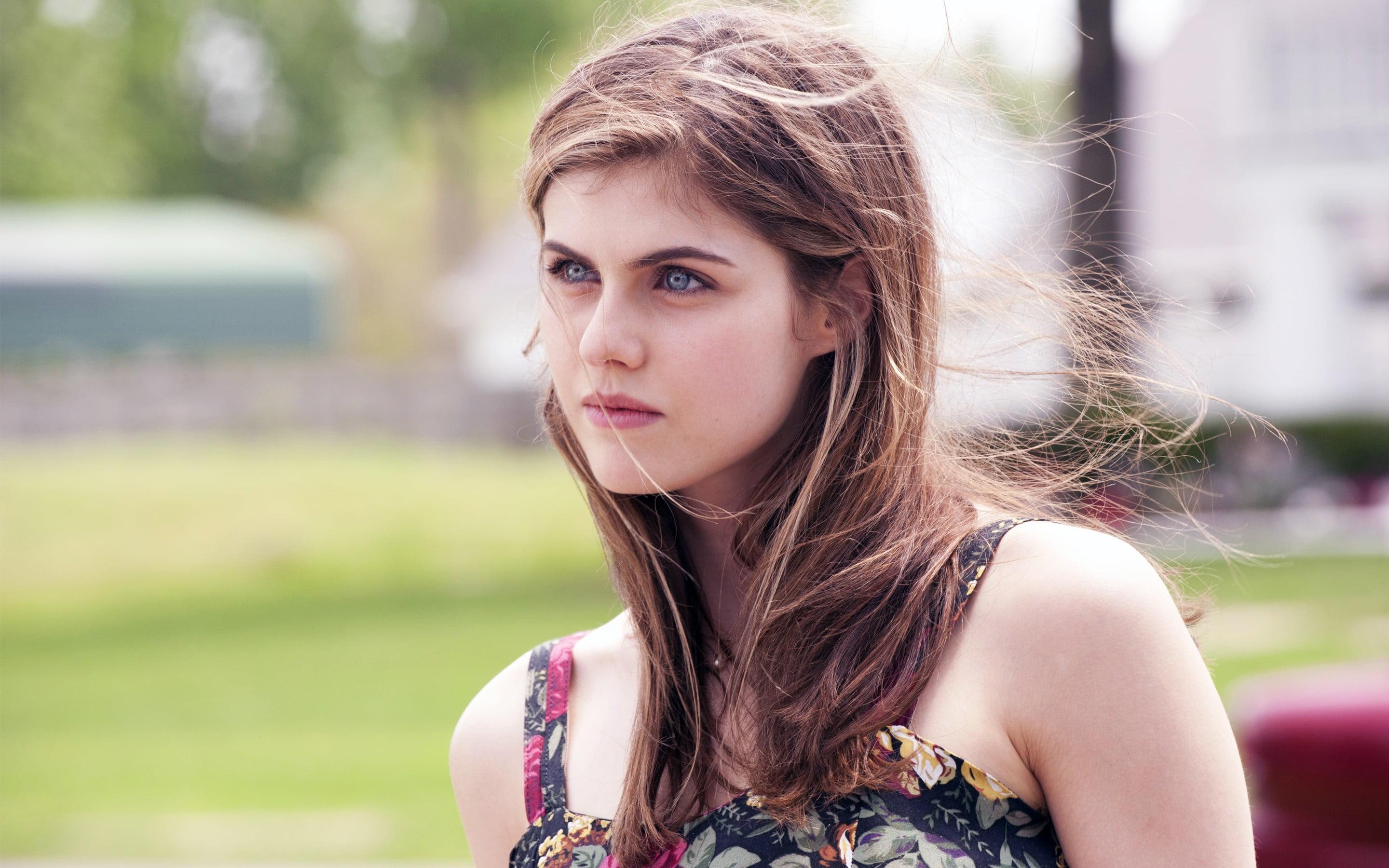 HD wallpaper: Alexandra Daddario, women, blue eyes, brunette