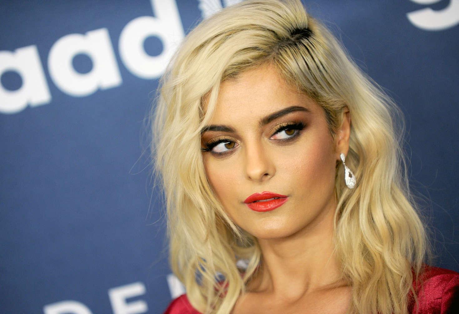 Download Wallpaper Bebe Rexha On Barraques.cat