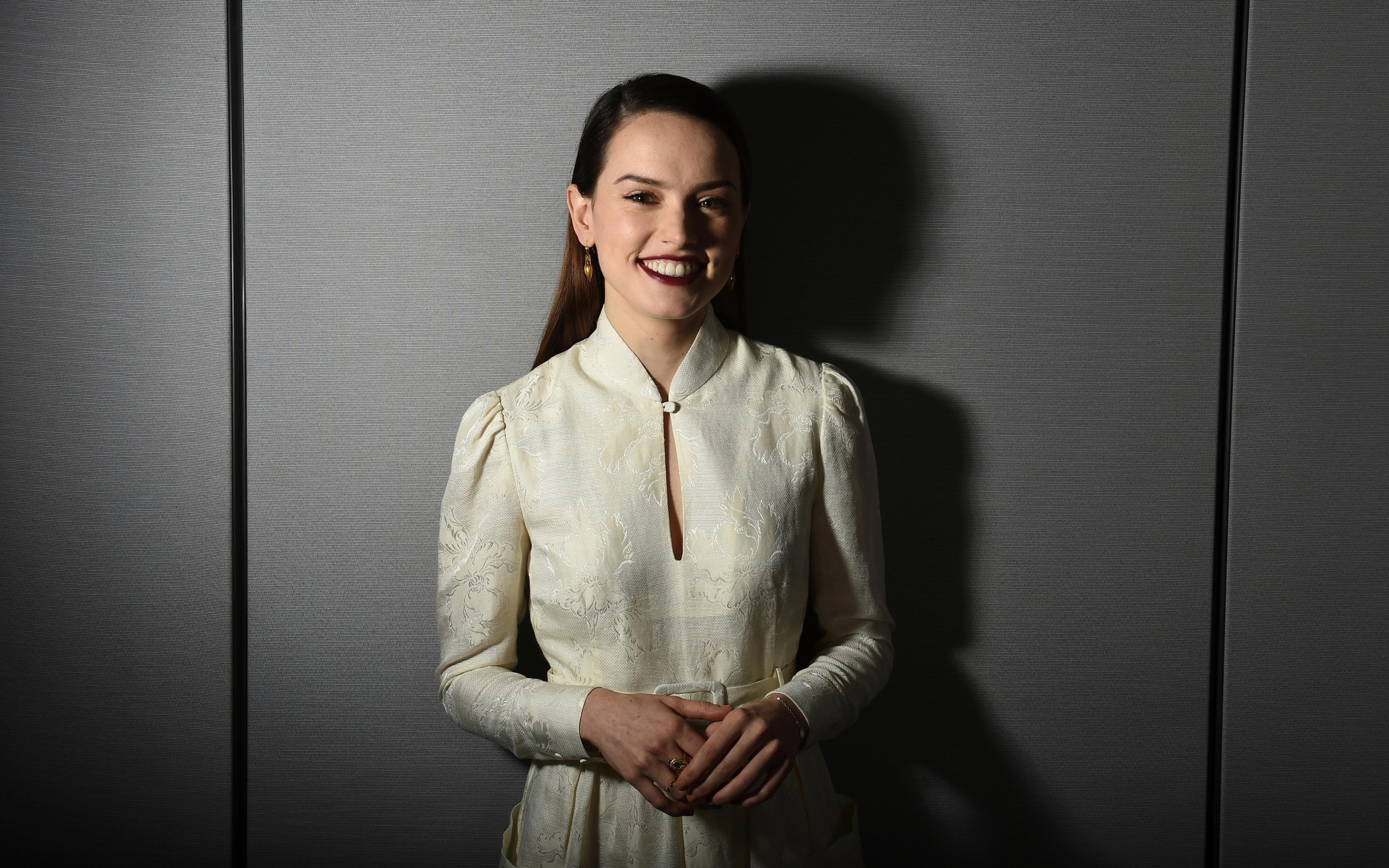 Download 3840x2400 wallpaper daisy ridley, star wars, exclusive