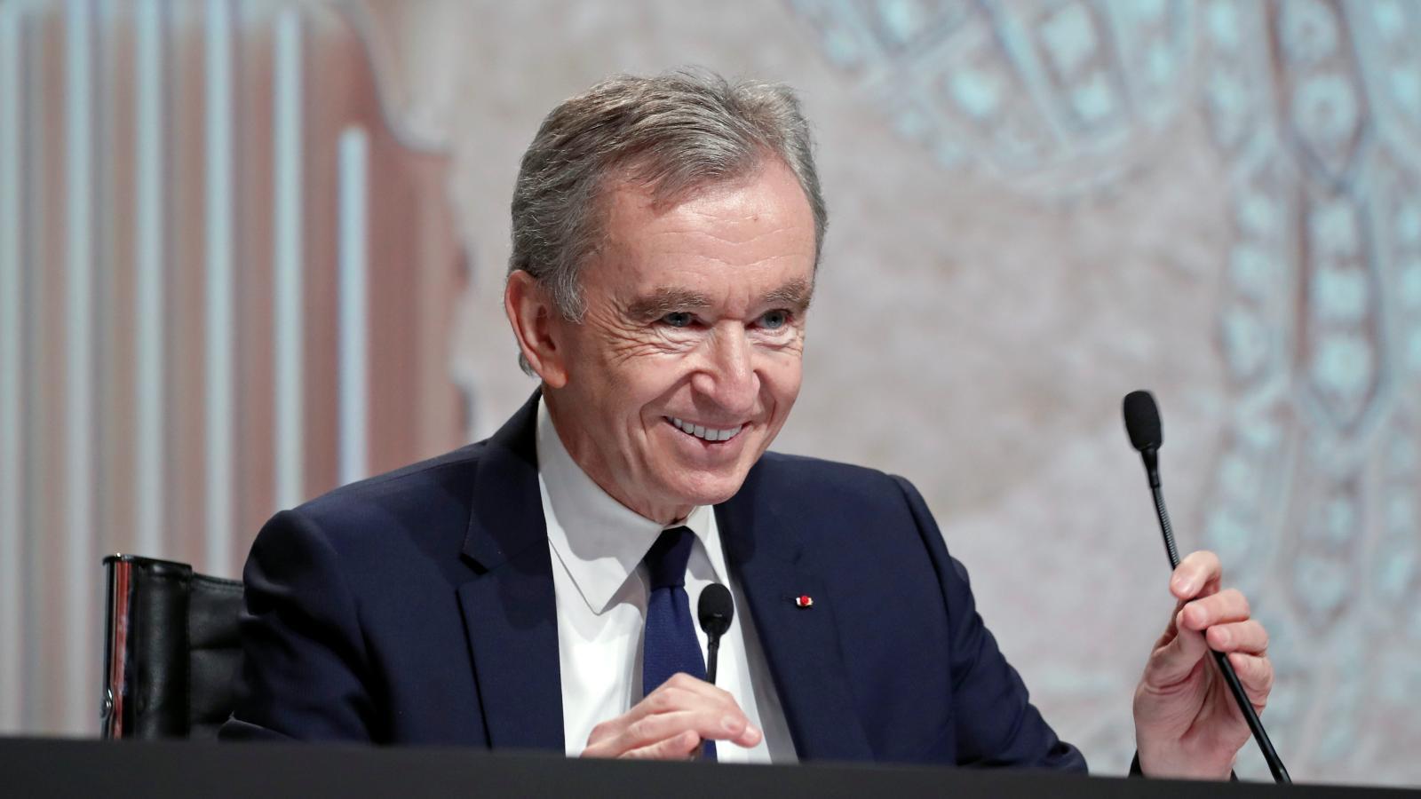 Wolf in cashmere' Bernard Arnault calls off the hunt for shares in