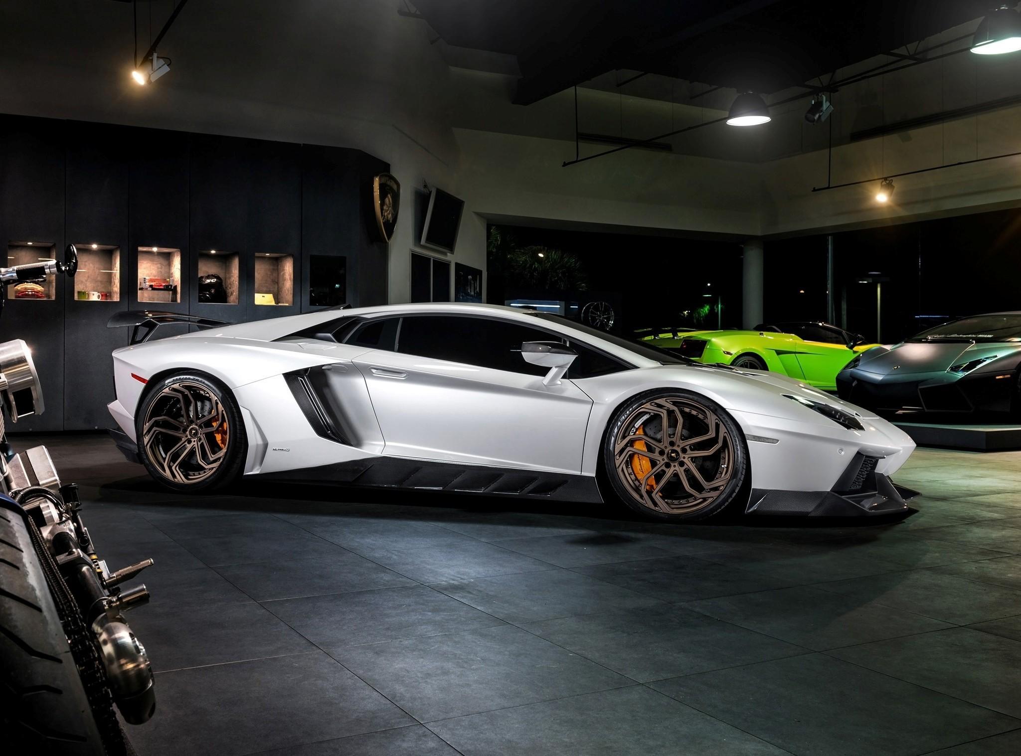 Lamborghini Aventador High Resolution Picture HD