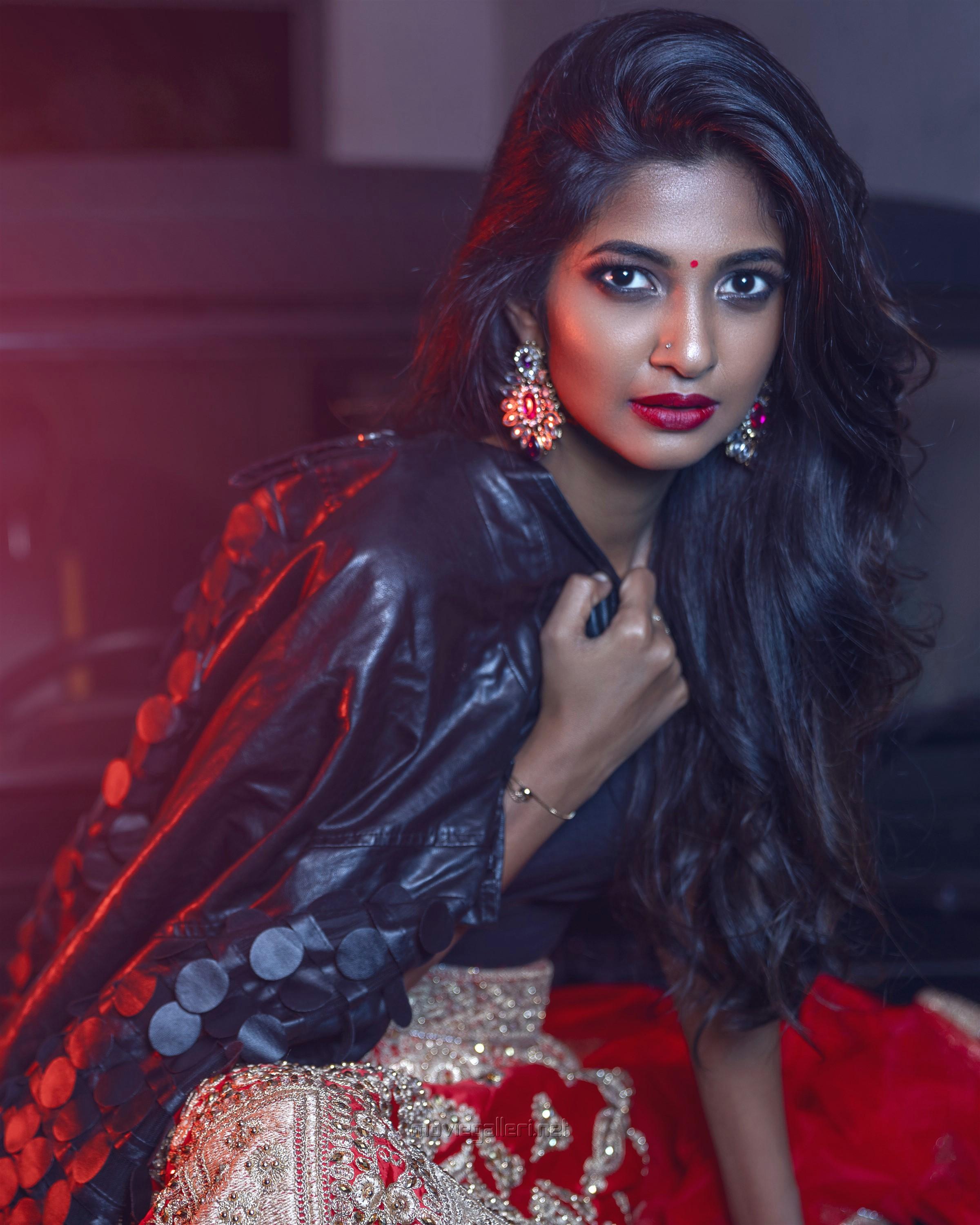 Actress Keerthi Pandian Photohoot Stills HD. New Movie Posters