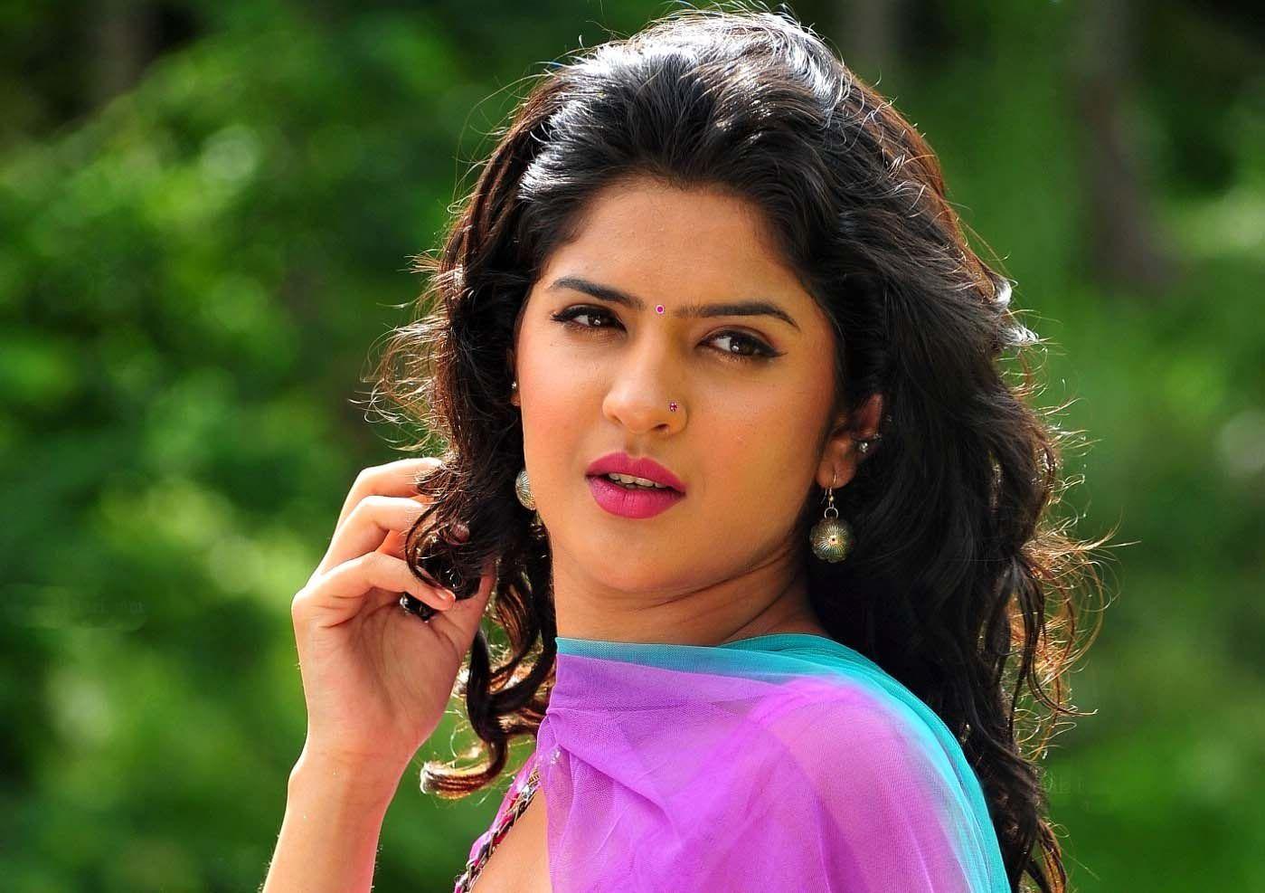 Letest deeksha seth Beautiful Wallpaper. HD