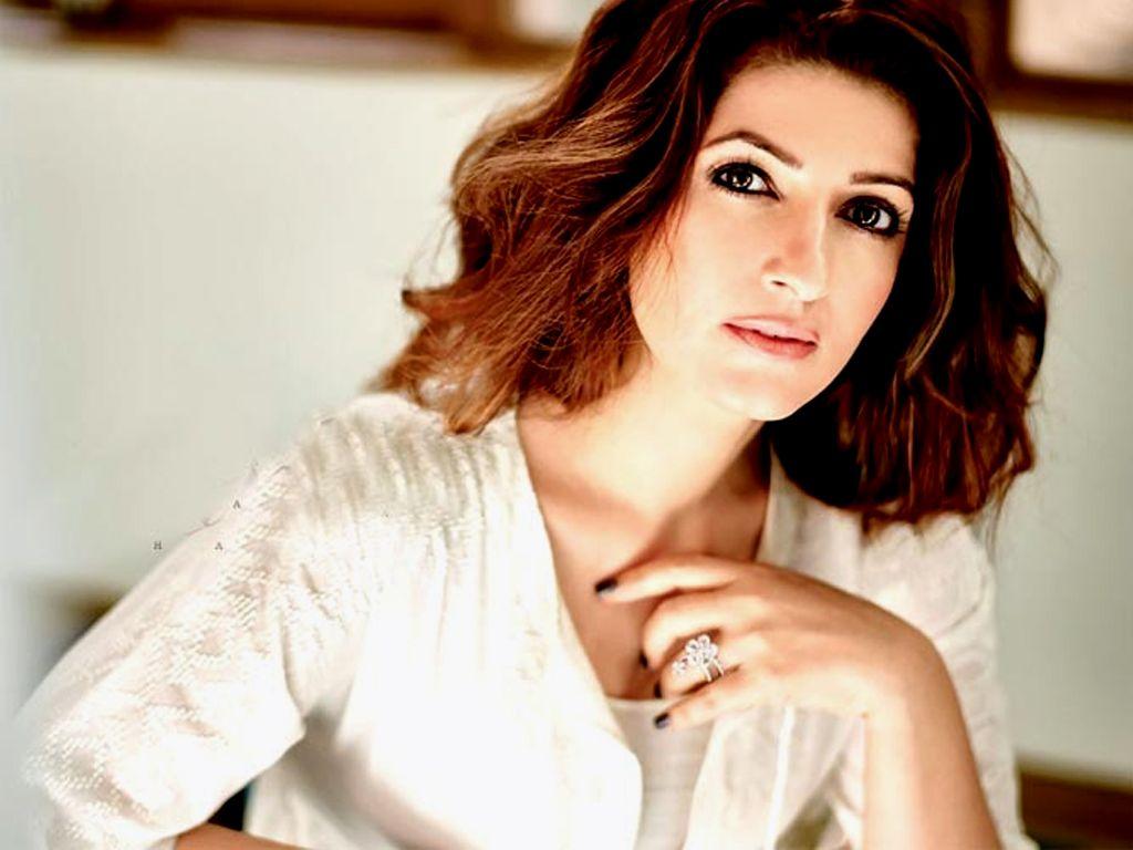Twinkle Khanna Wallpapers - Wallpaper Cave