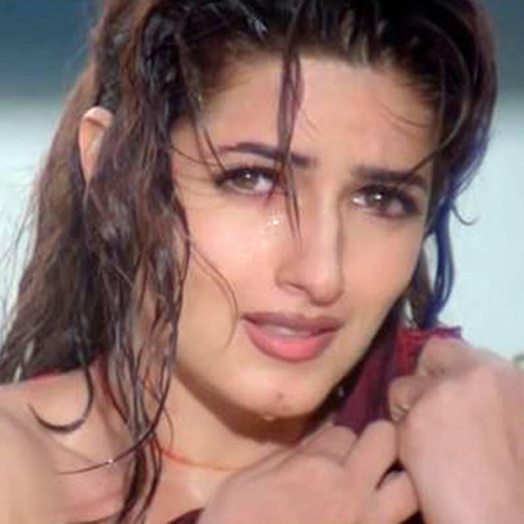 Gallery Big Imagee Khanna And Ajay Devgan Free