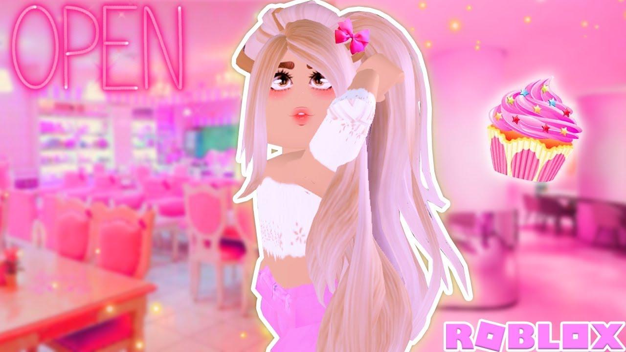 PAYING A STRANGER TO BUILD ME A PINK CAFE IN ROBLOX!