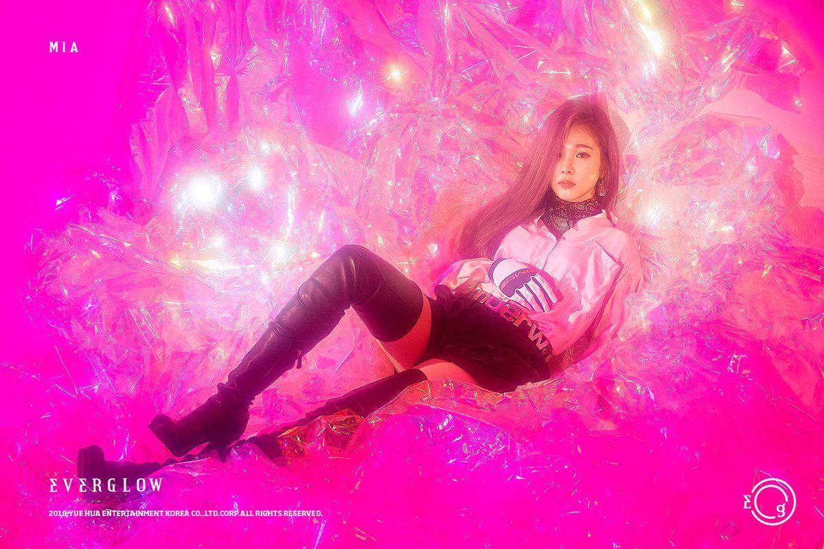 EVERGLOW_STAFF on. MIA. Kpop girl groups, New girl