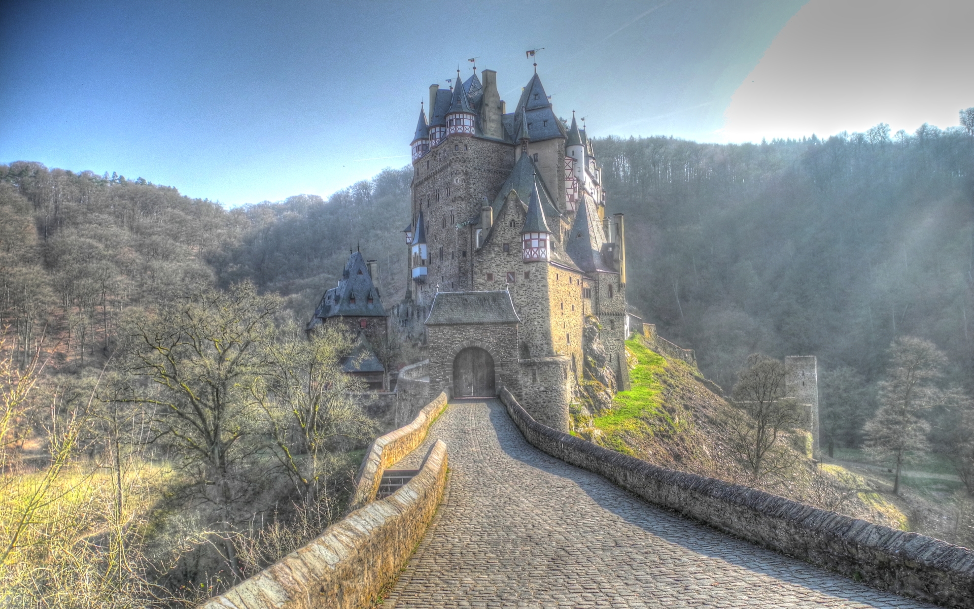 Eltz Castle HD Wallpaper