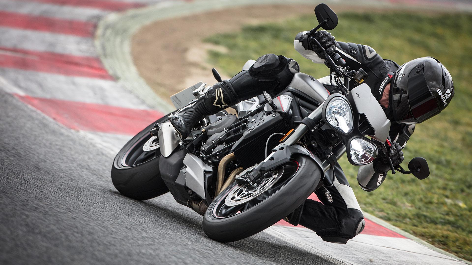 Street Triple Technology. For the Ride