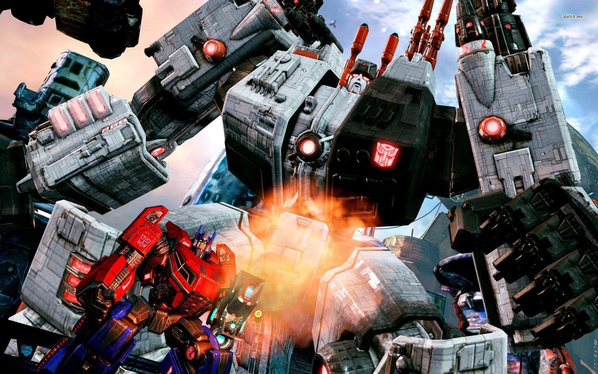 Metroplex fighting in Transformers: Fall Of Cybertron
