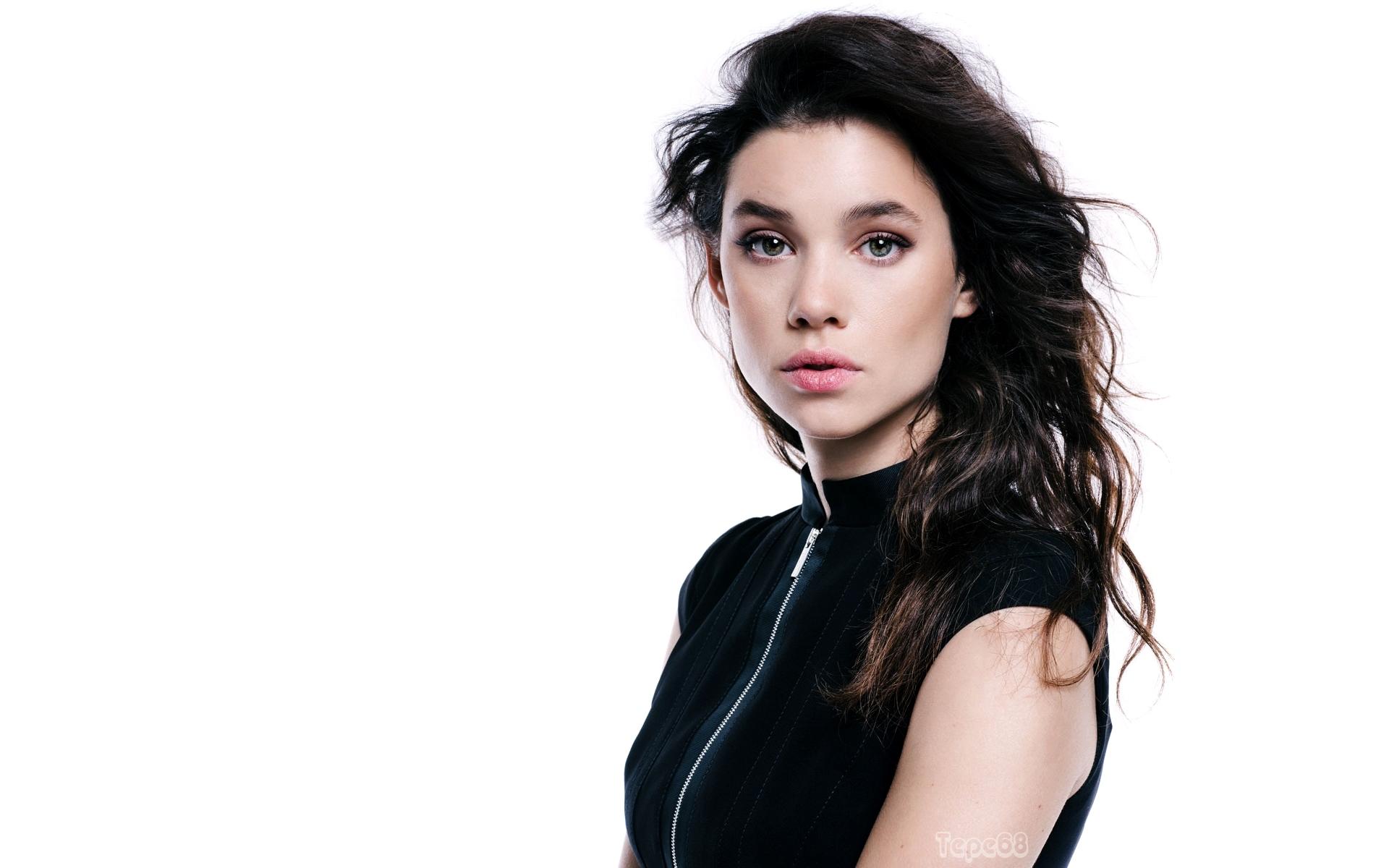 Astrid Berges Frisbey HD Wallpaper For Desktop Download