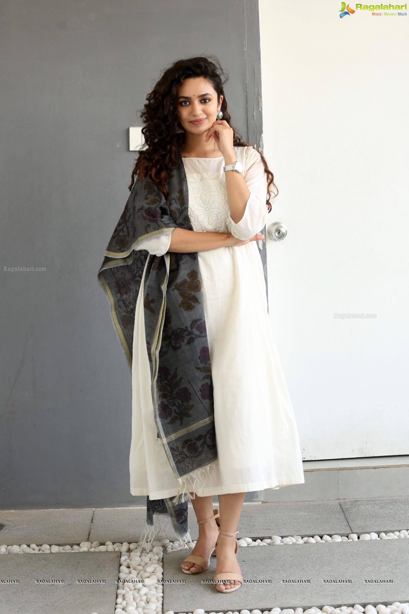 Malavika Nair (Hi Resolution Posters) Taxiwala Press Meet