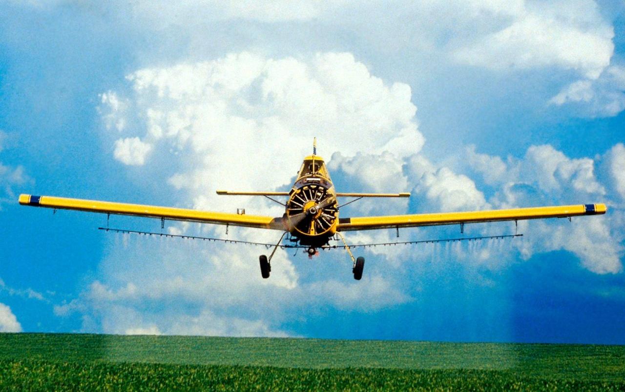 Crop spraying wallpaper. Crop spraying