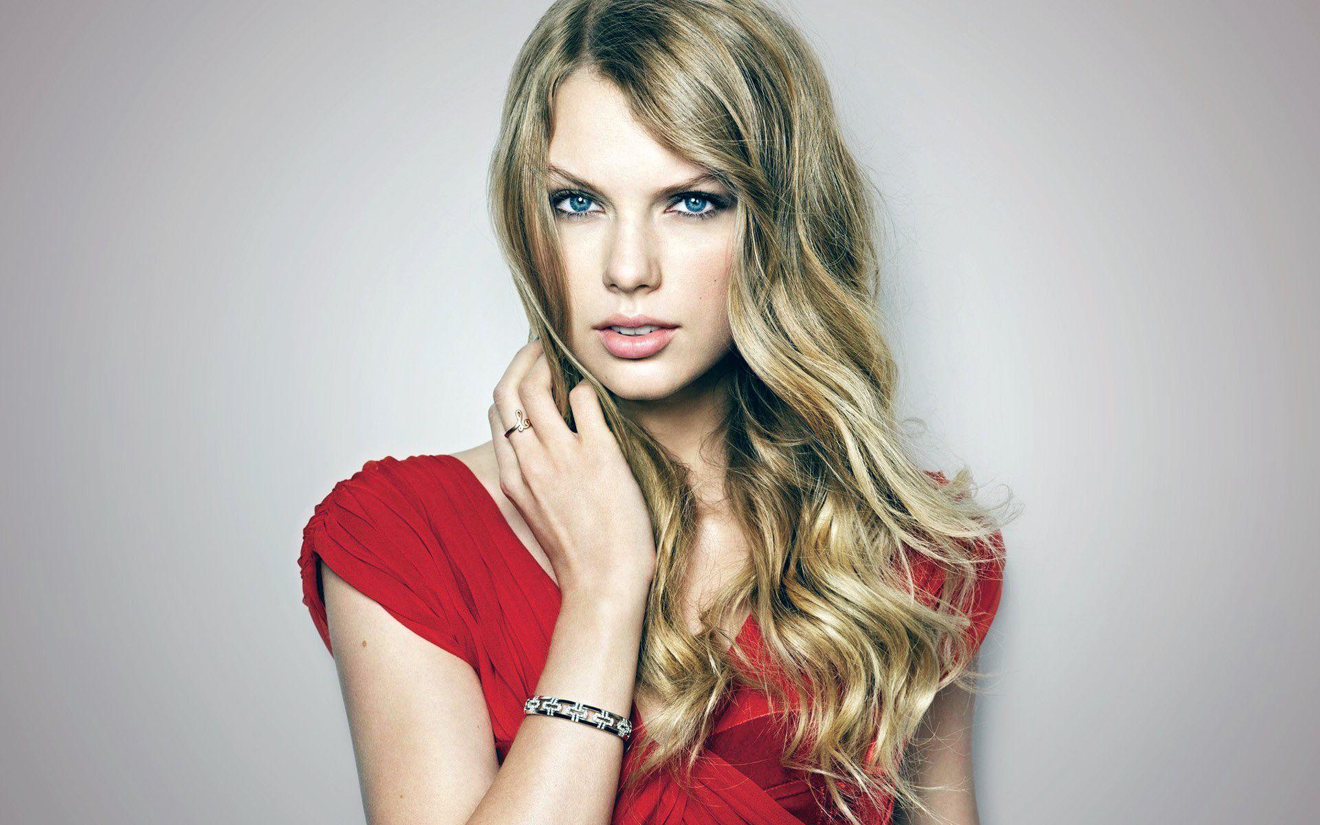 Taylor Swift HD Desktop Wallpaper at