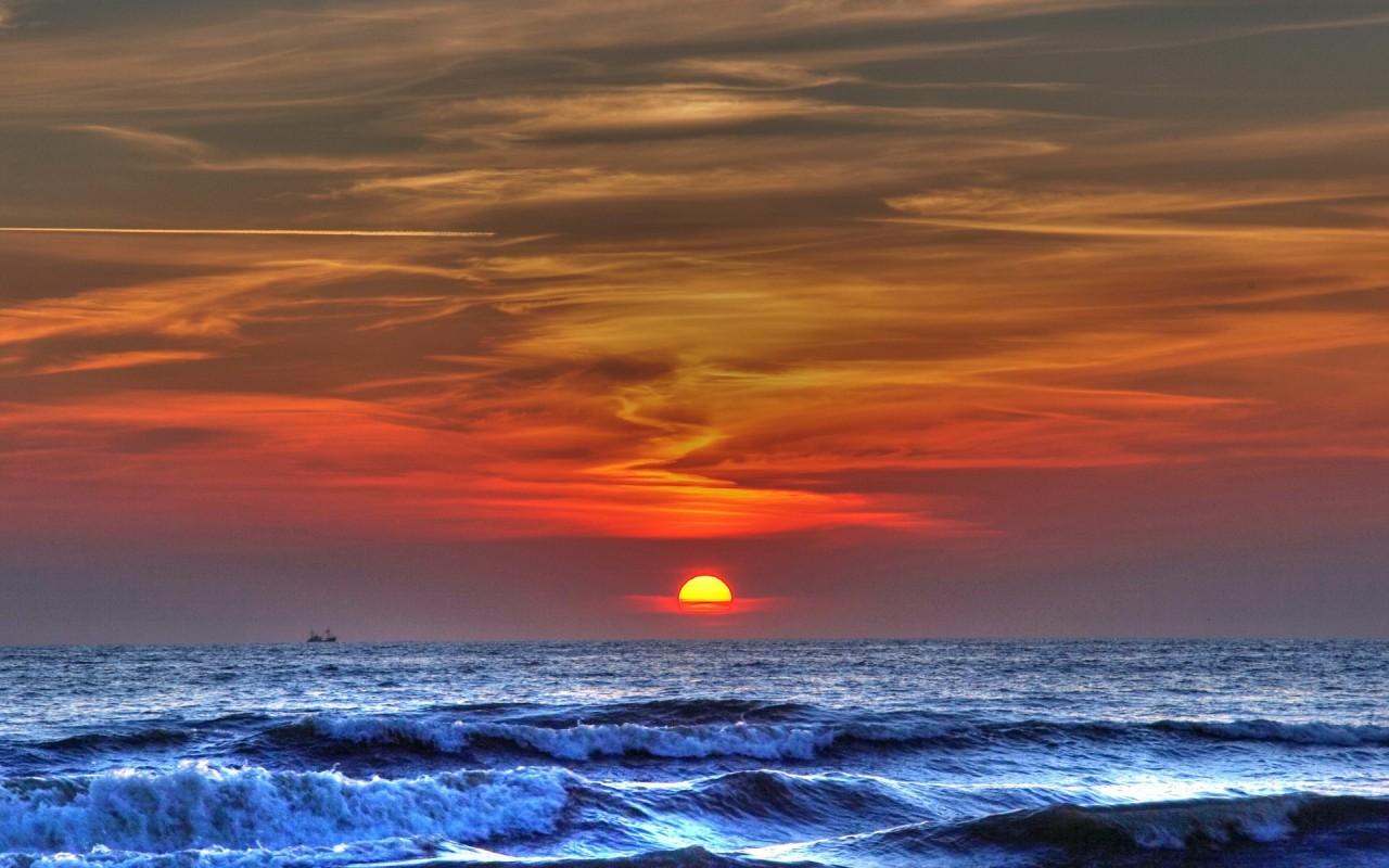 Blue Ocean Amazing Red Sunset wallpaper. Blue Ocean