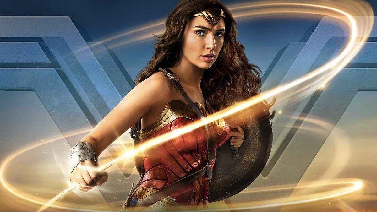 First Wonder Woman 1984 Poster Debuts Diana's New Costume