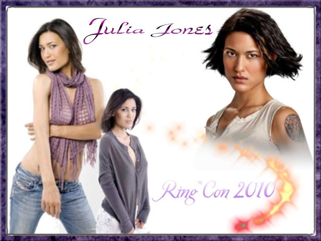 Julia Jones image Julia Jones 2010 Ring*Con HD wallpaper
