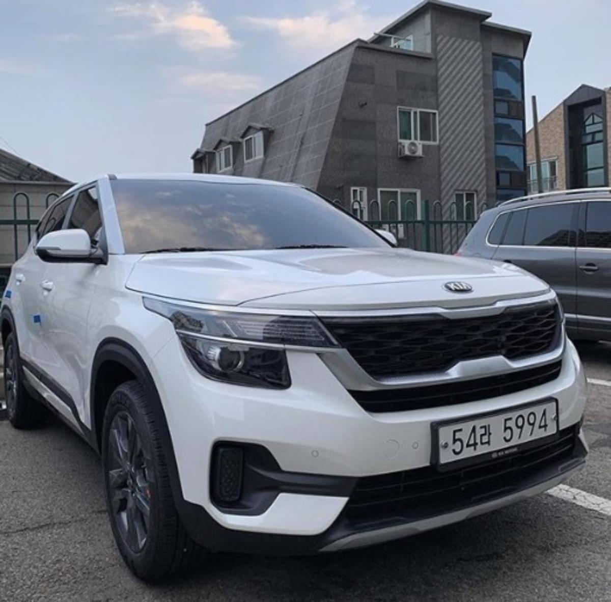 Kia Seltos Base & Mid Model Interiors And Exteriors Spied
