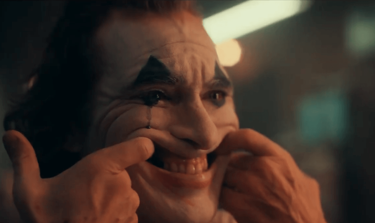 Images: Joaquin Phoenix Screams and Dances as 'Joker' TIFF