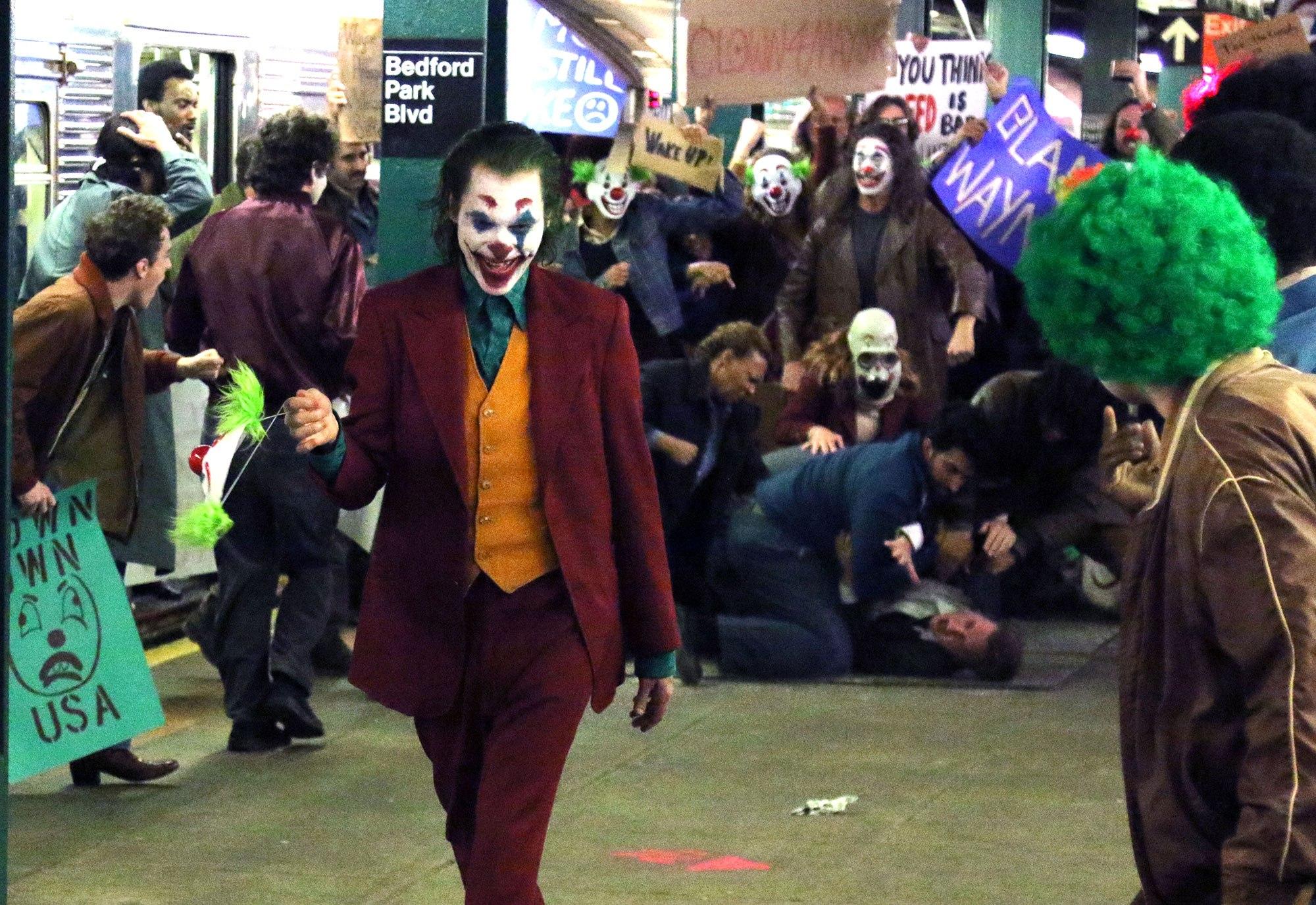 See Joaquin Phoenix In Full On Joker Mode In Terrifying