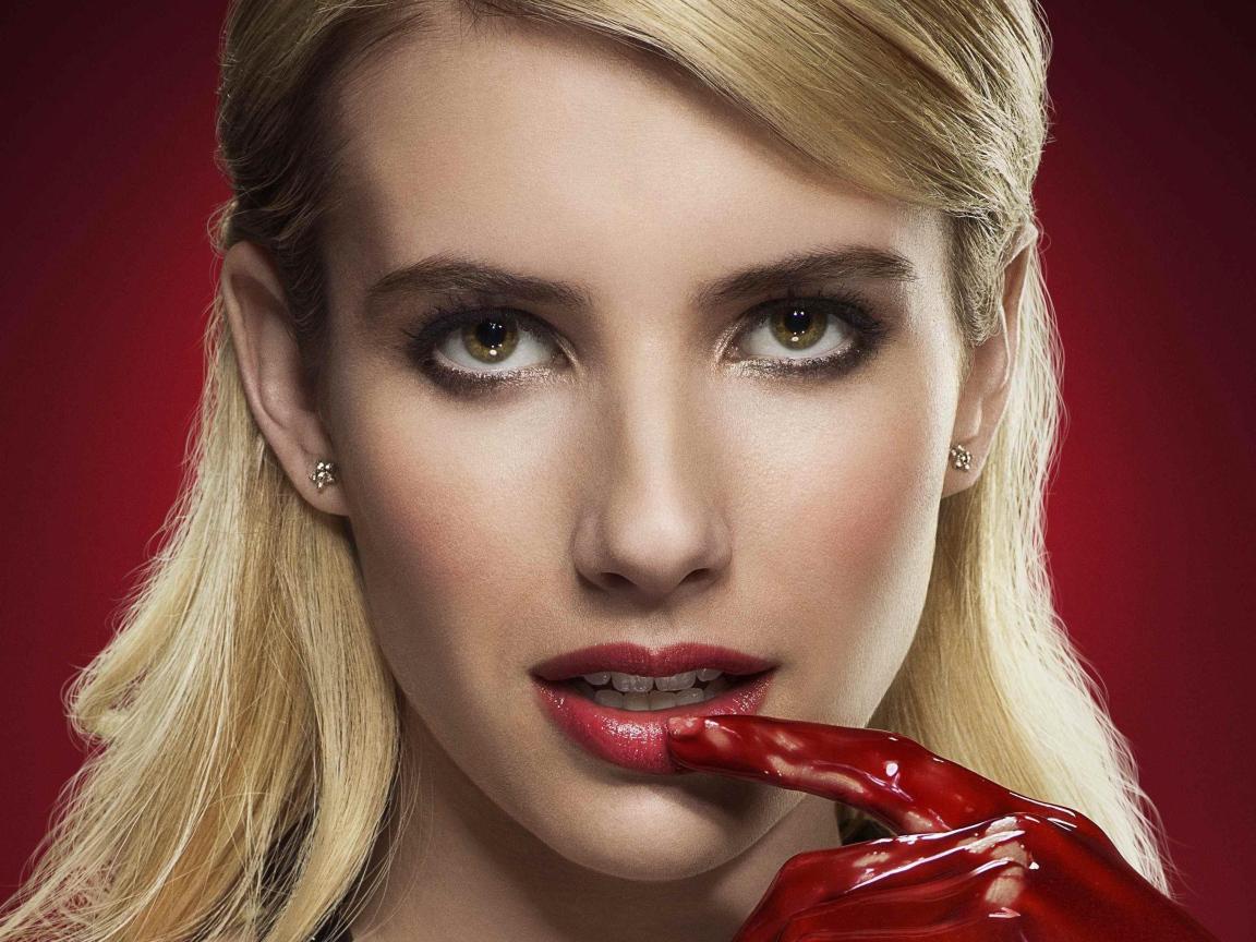 Beautiful blonde actress Emma Roberts Desktop wallpaper