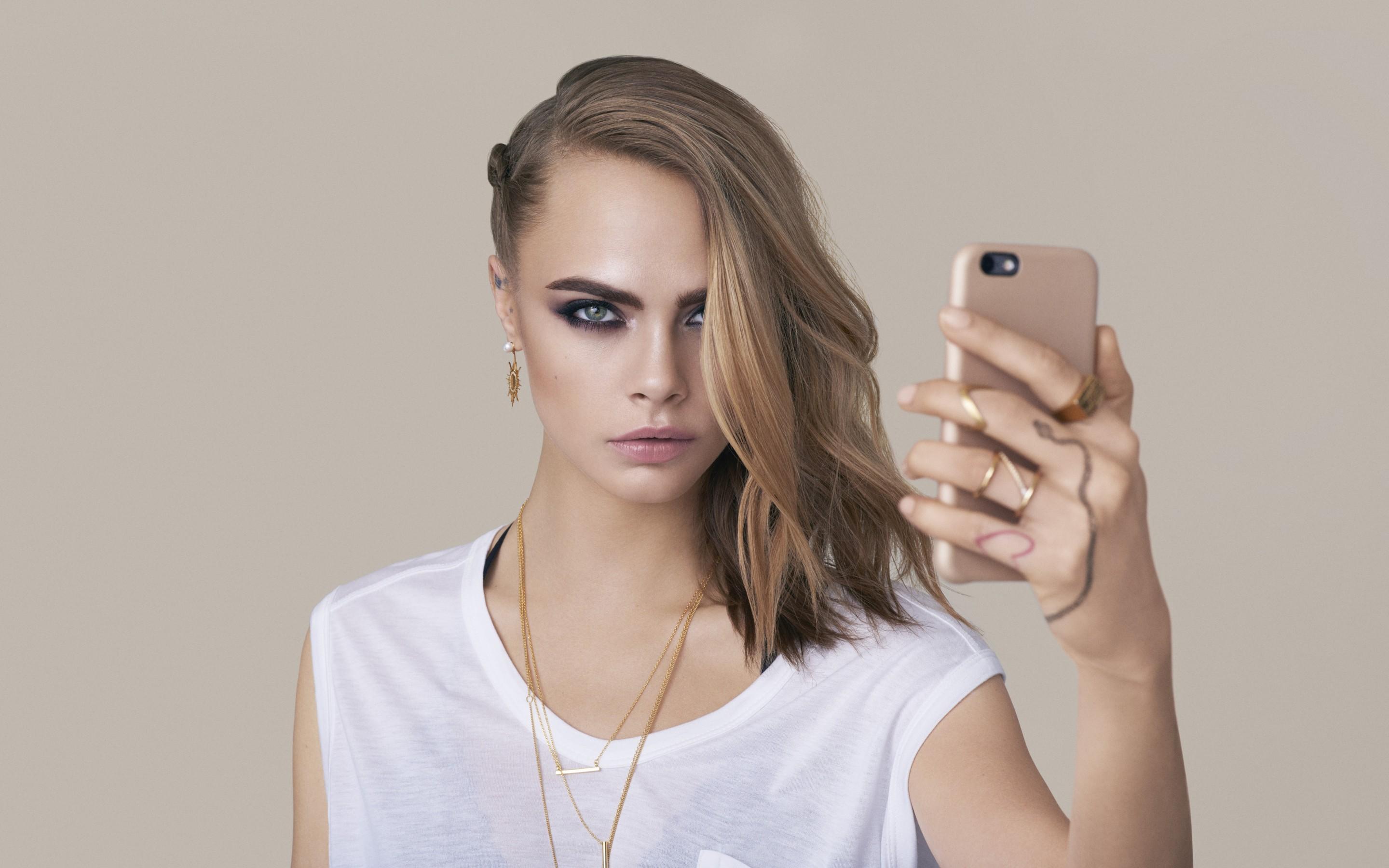 Blonde, Model, Smartphone, Cara Delevingne, Actress