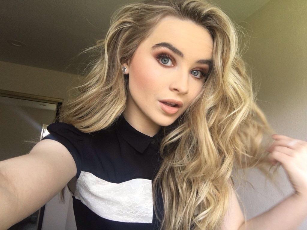 Sabrina Carpenter Blonde Wallpapers Wallpaper Cave