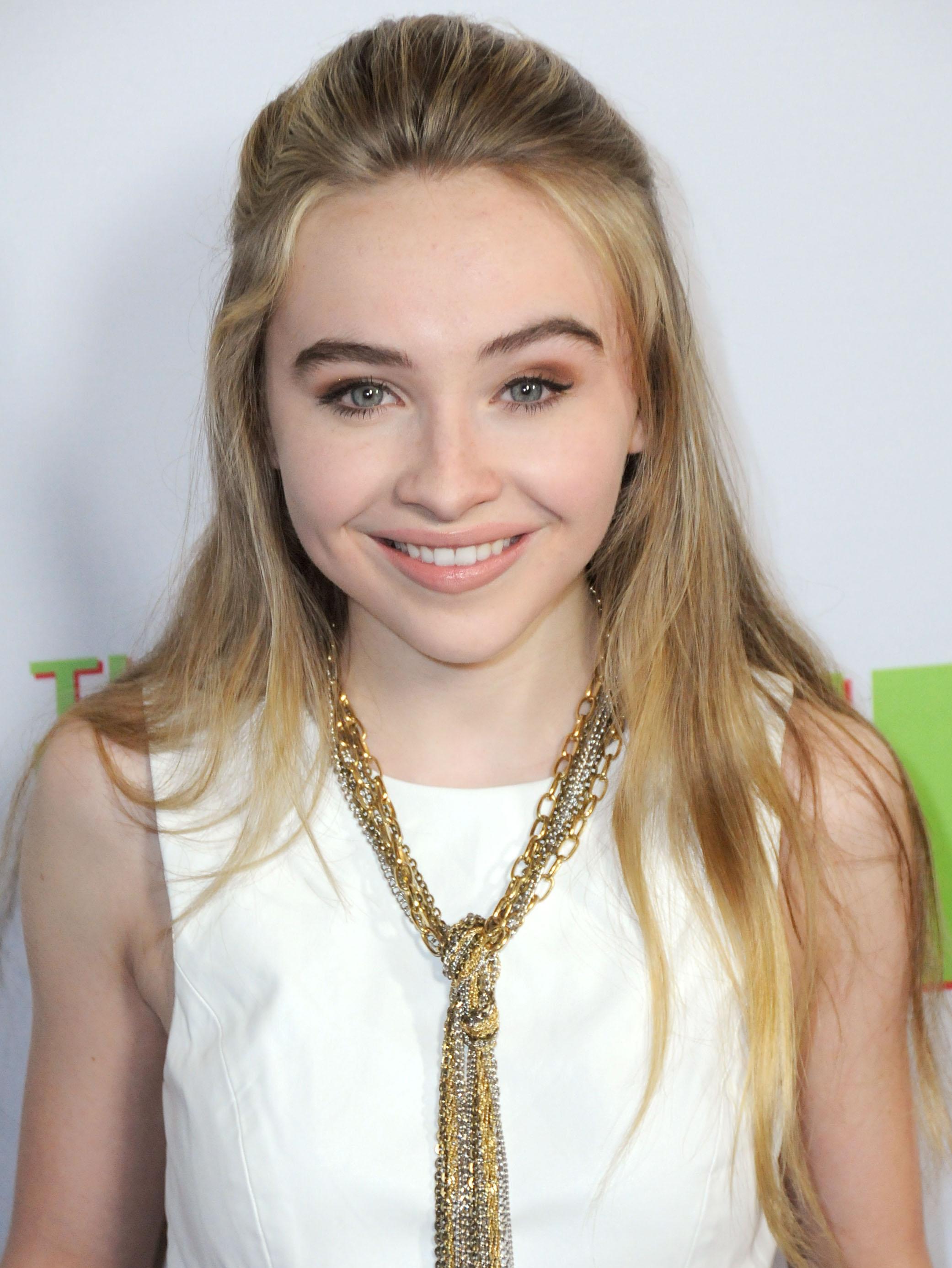 Sabrina Carpenter Wallpaper Download