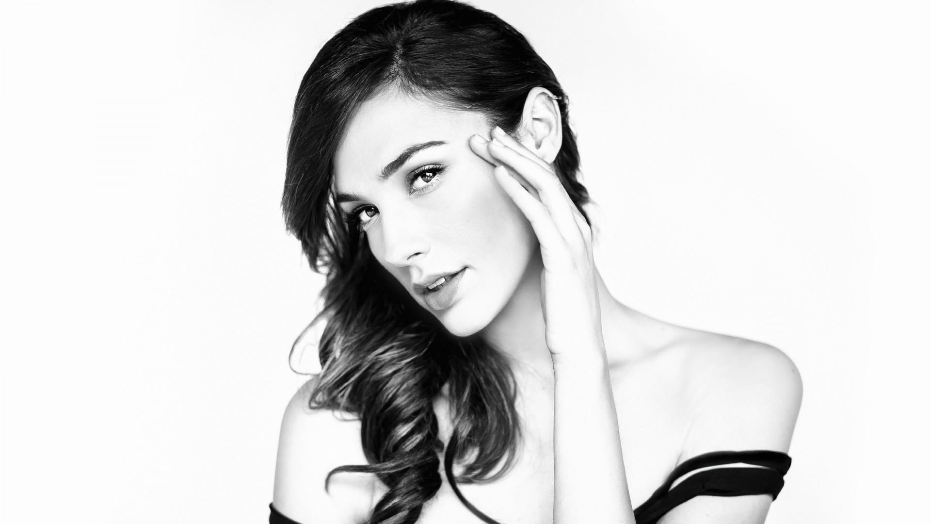 Gal Gadot Wallpaper