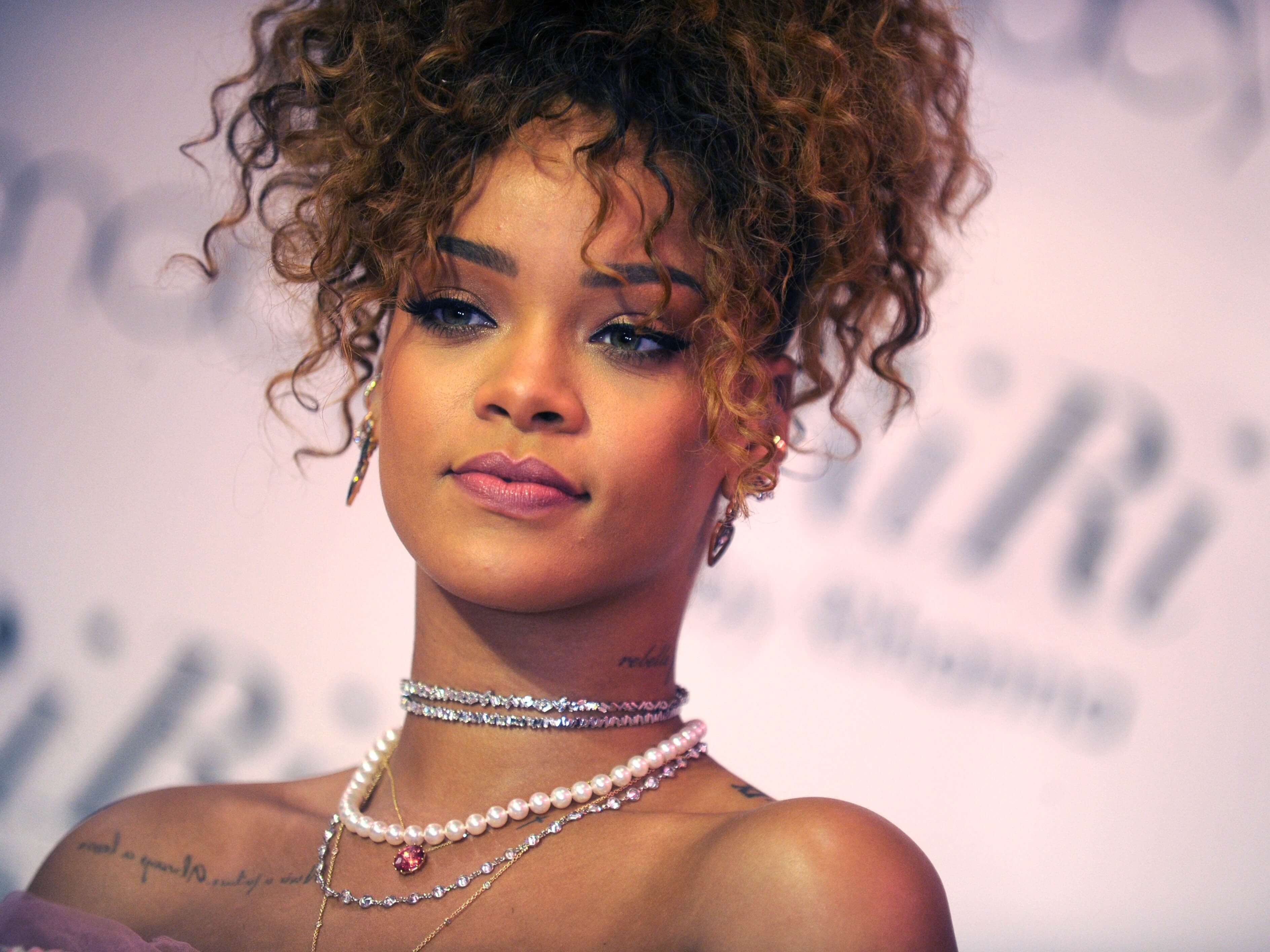 Rihanna 1999