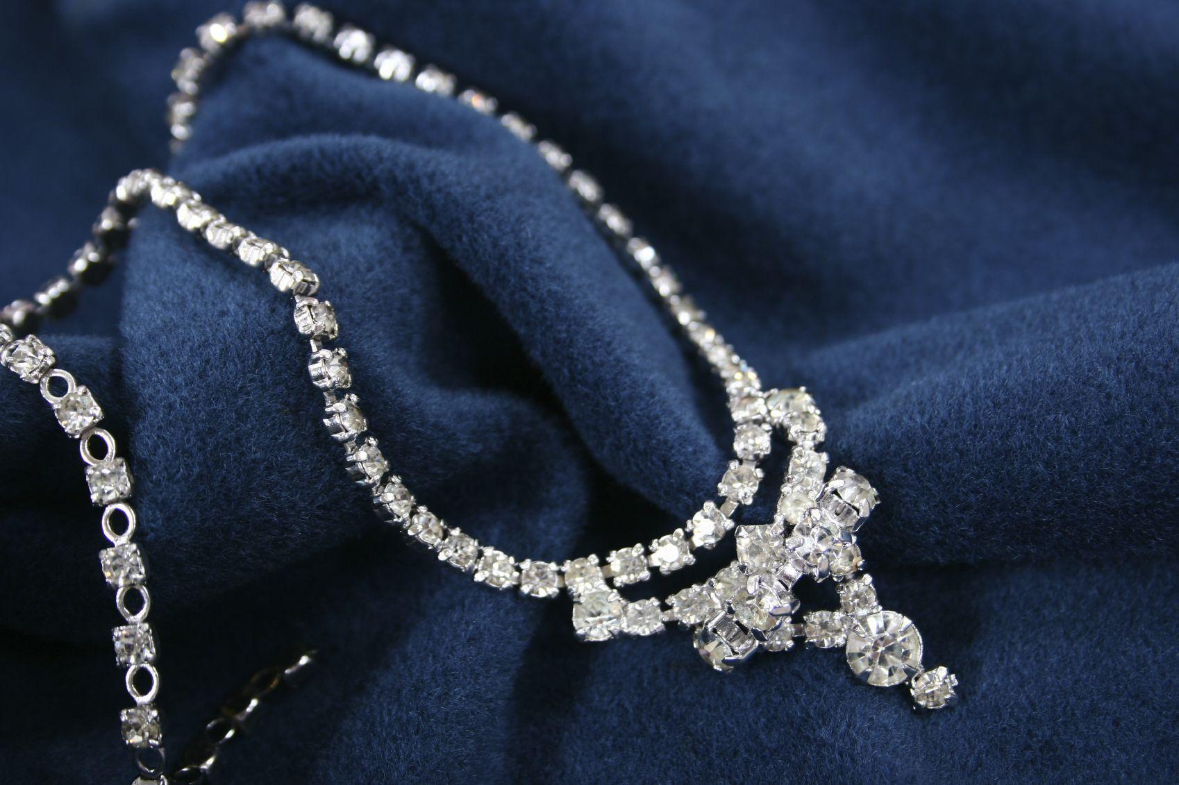 Simple Diamond Necklace Wallpaper Image Very High