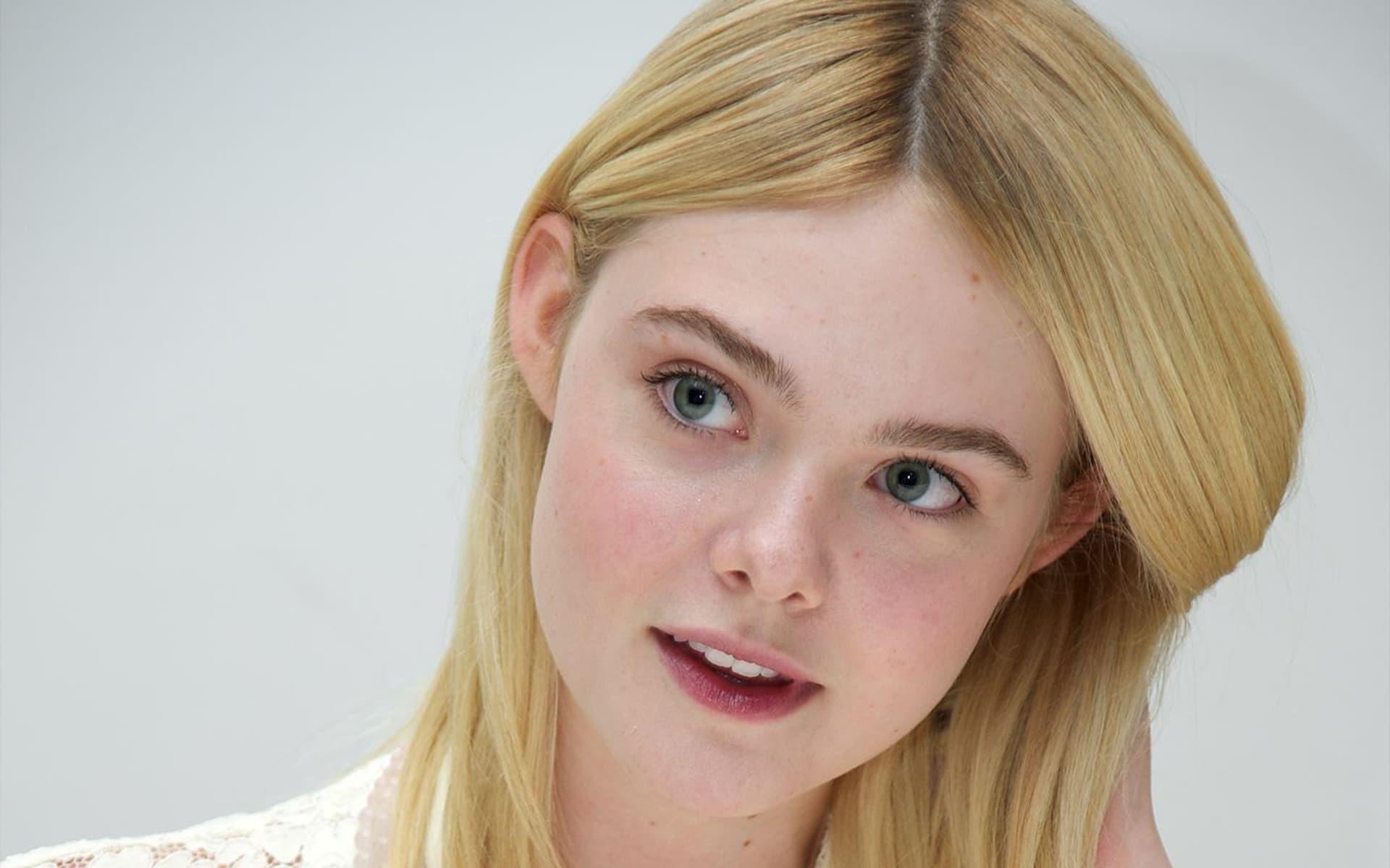 Elle Fanning Beautiful 4K Wallpapers - Wallpaper Cave