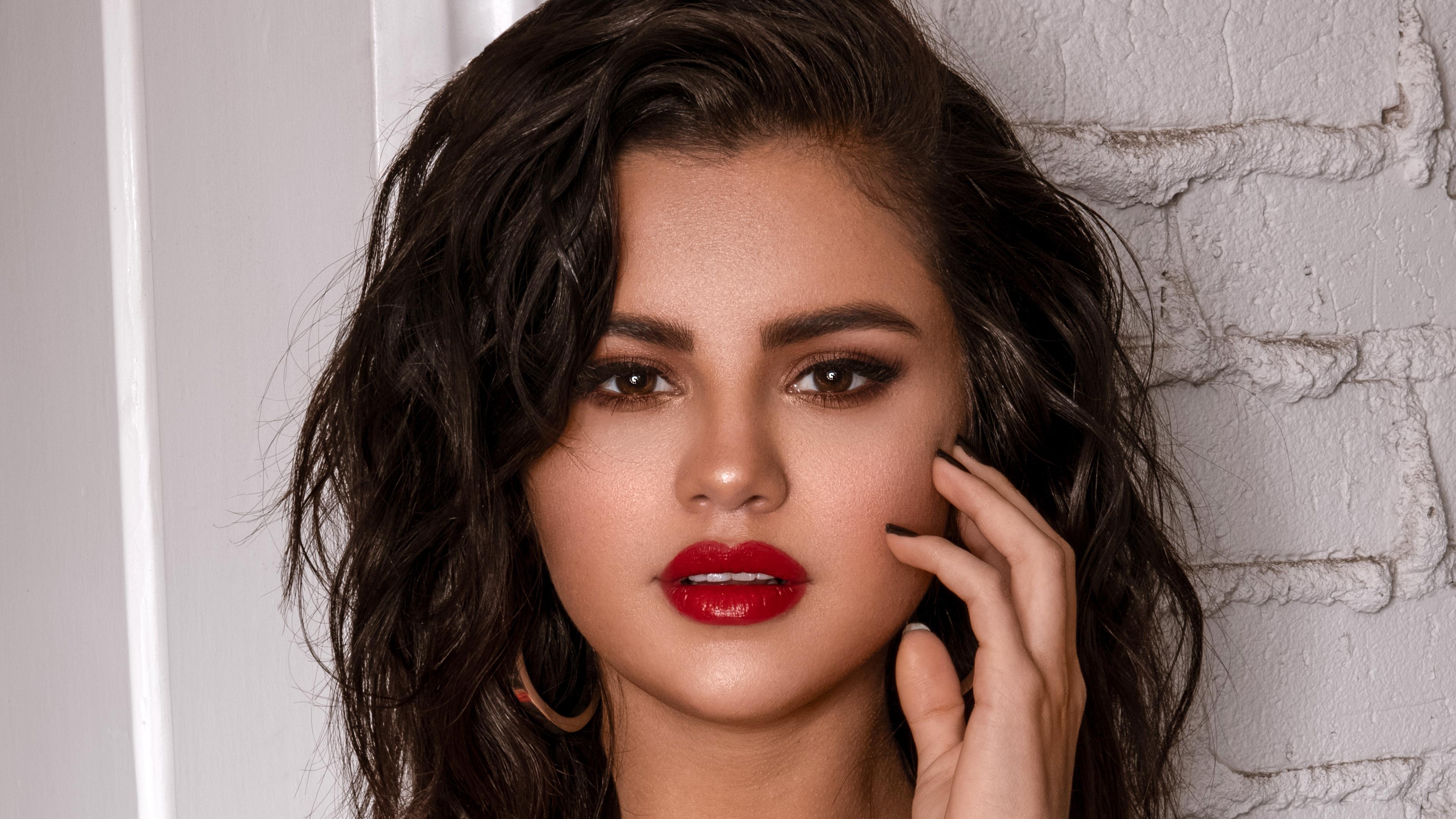 Selena Gomez 4K 4 Wallpaper