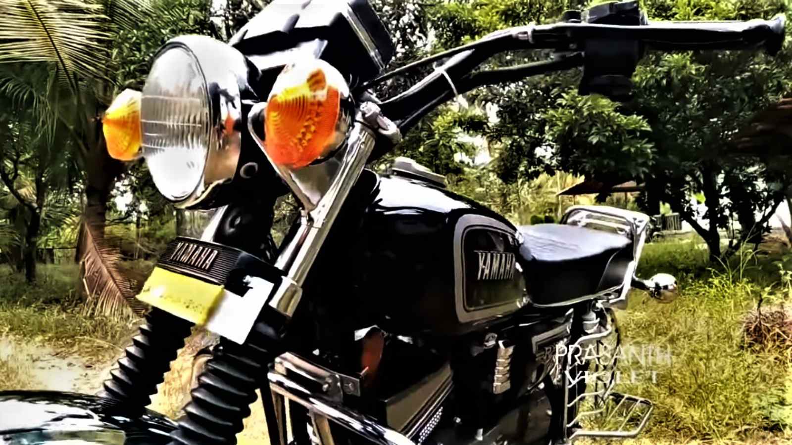 Yamaha RX 100 Goes From Drab To Fab In Five Minutes Of Time