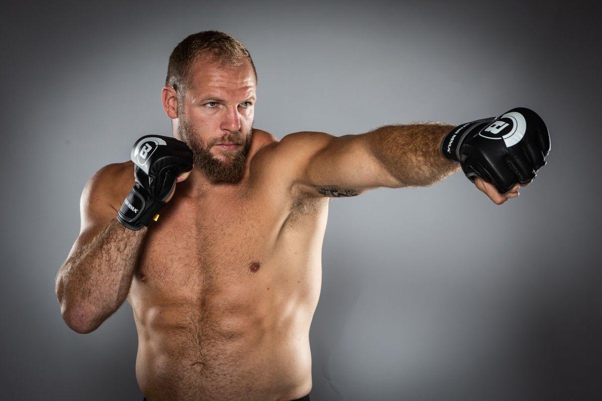 English rugby star James Haskell signs for Bellator
