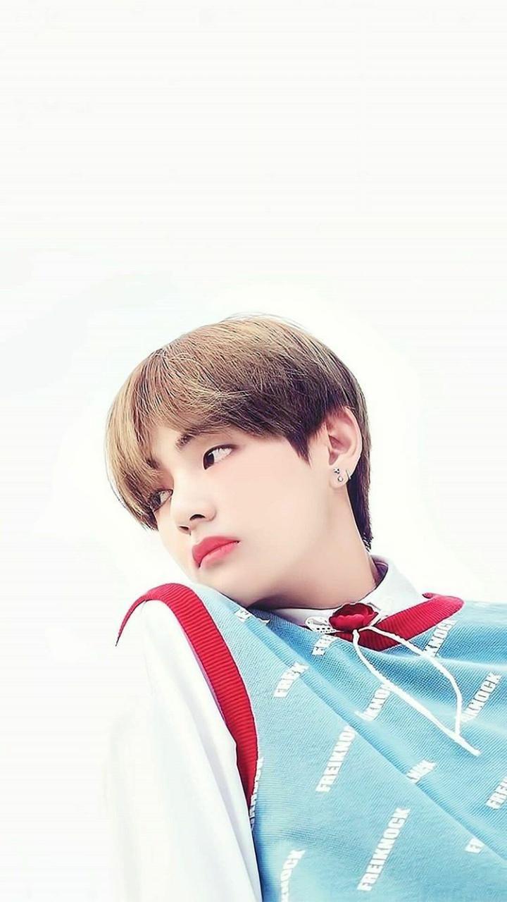 Download BTS V Wallpaper by Bts_is_bae now. Browse millions of popular bts Wallpaper and Ringtones on. Bts taehyung, Taehyung, Kim taehyung