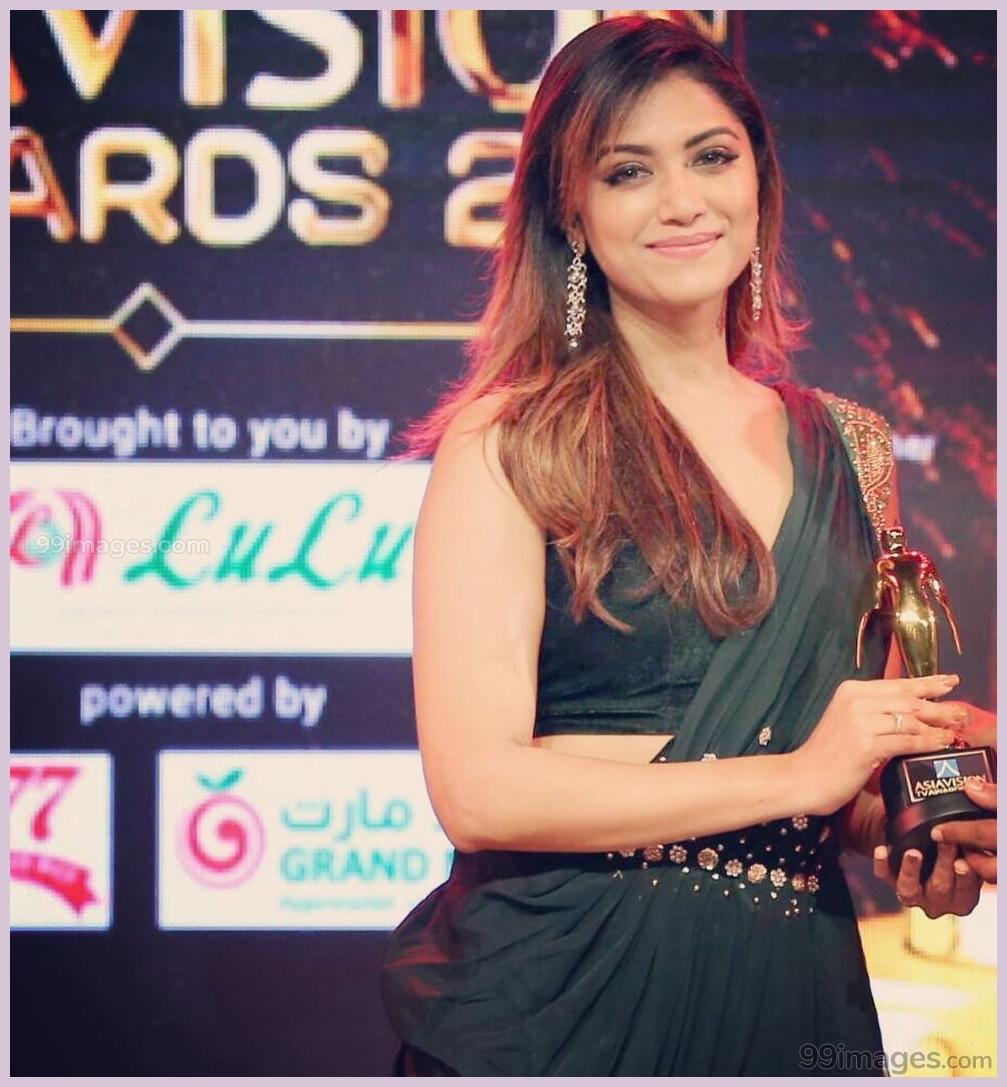 ✅ Mamta Mohandas Beautiful Photo & Mobile Wallpaper HD