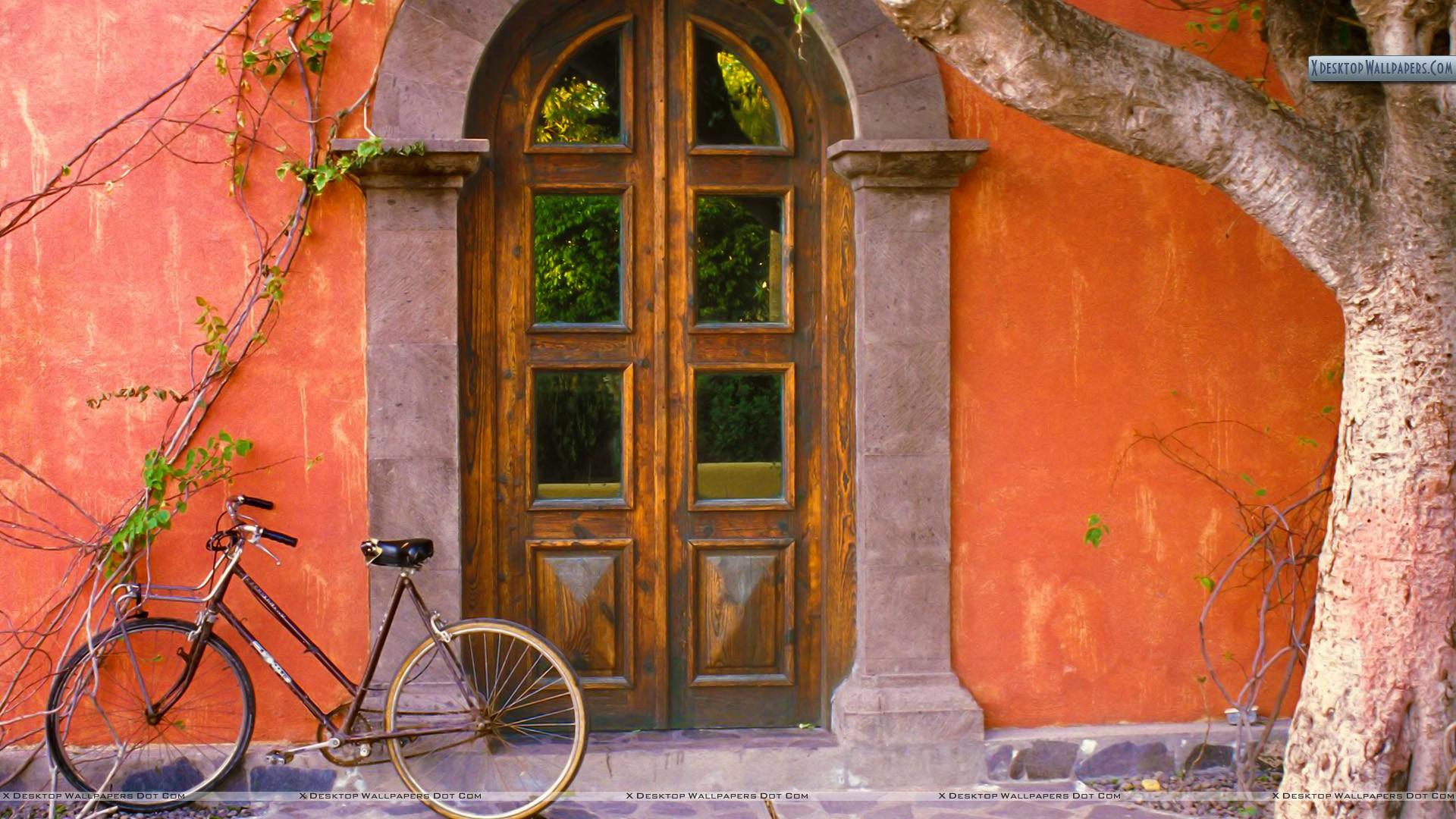 Doorway and Bicycle, Loreto, Mexico Wallpaper