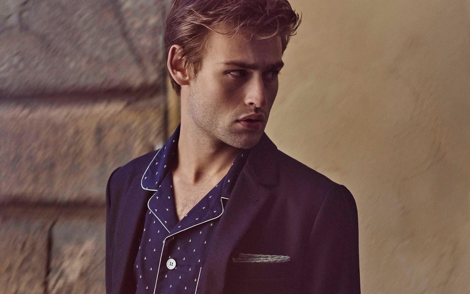 Download 1920x1200 Douglas Booth, Side View, Suit, Actor
