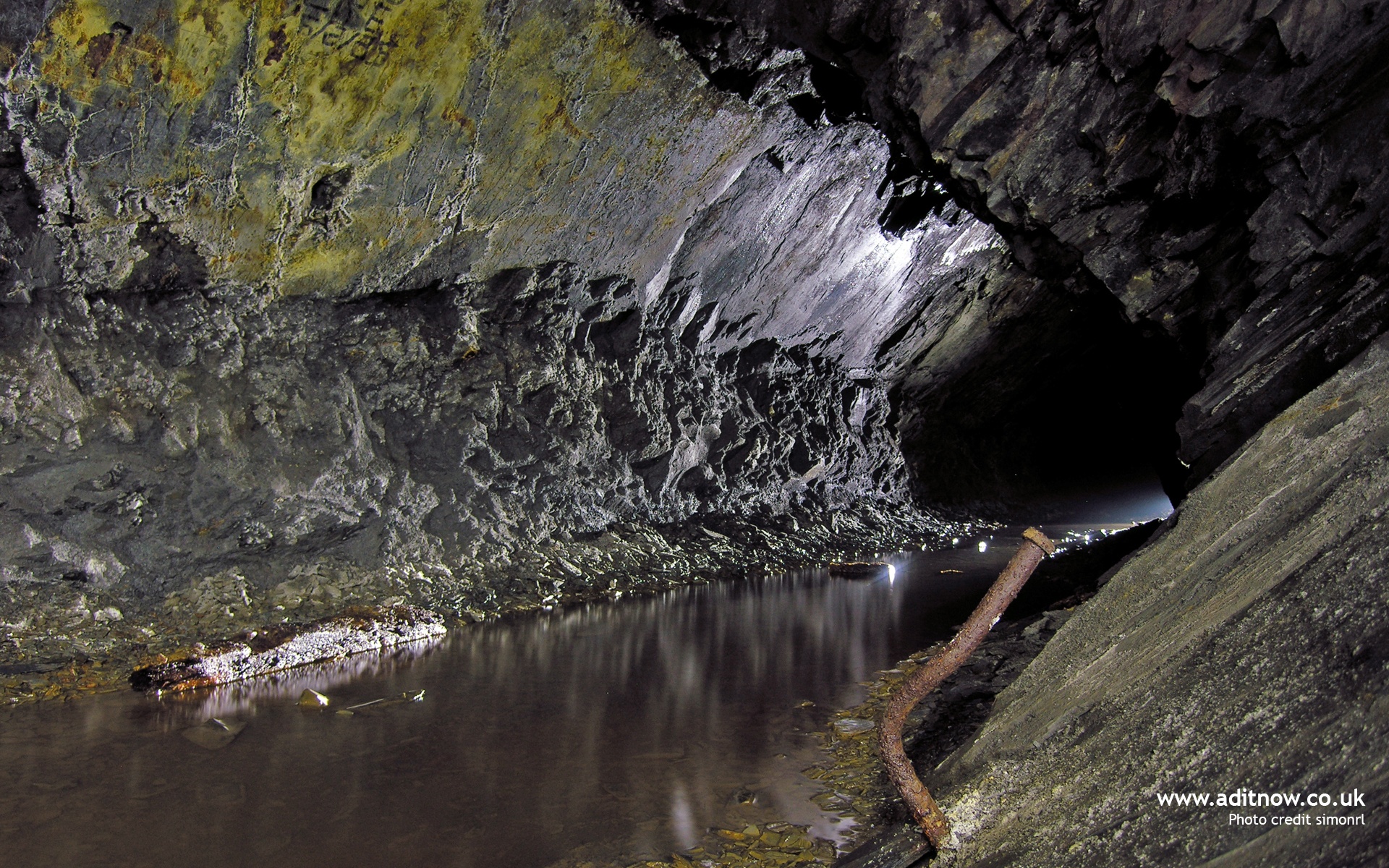 Mine Exploration Desktop Wallpaper